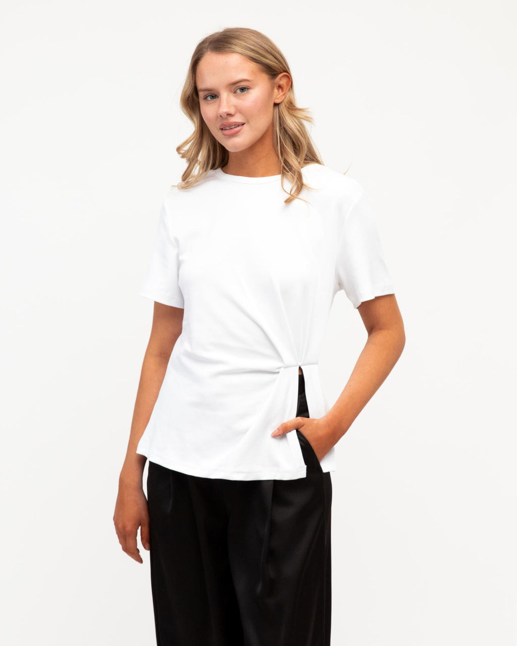 ELKIE TEE - WHITE
