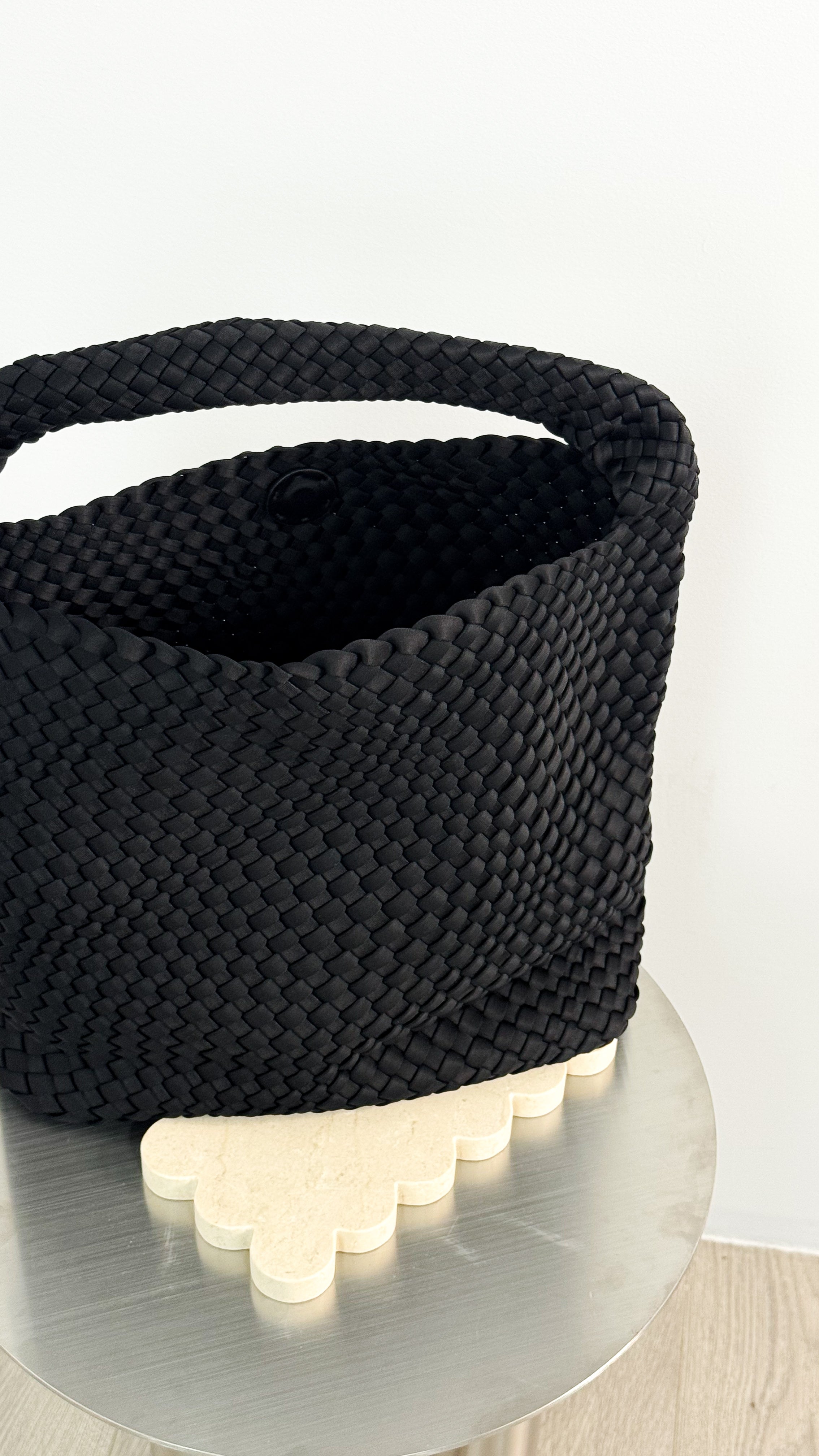 LAYLA WOVEN TOTE BAG - BLACK