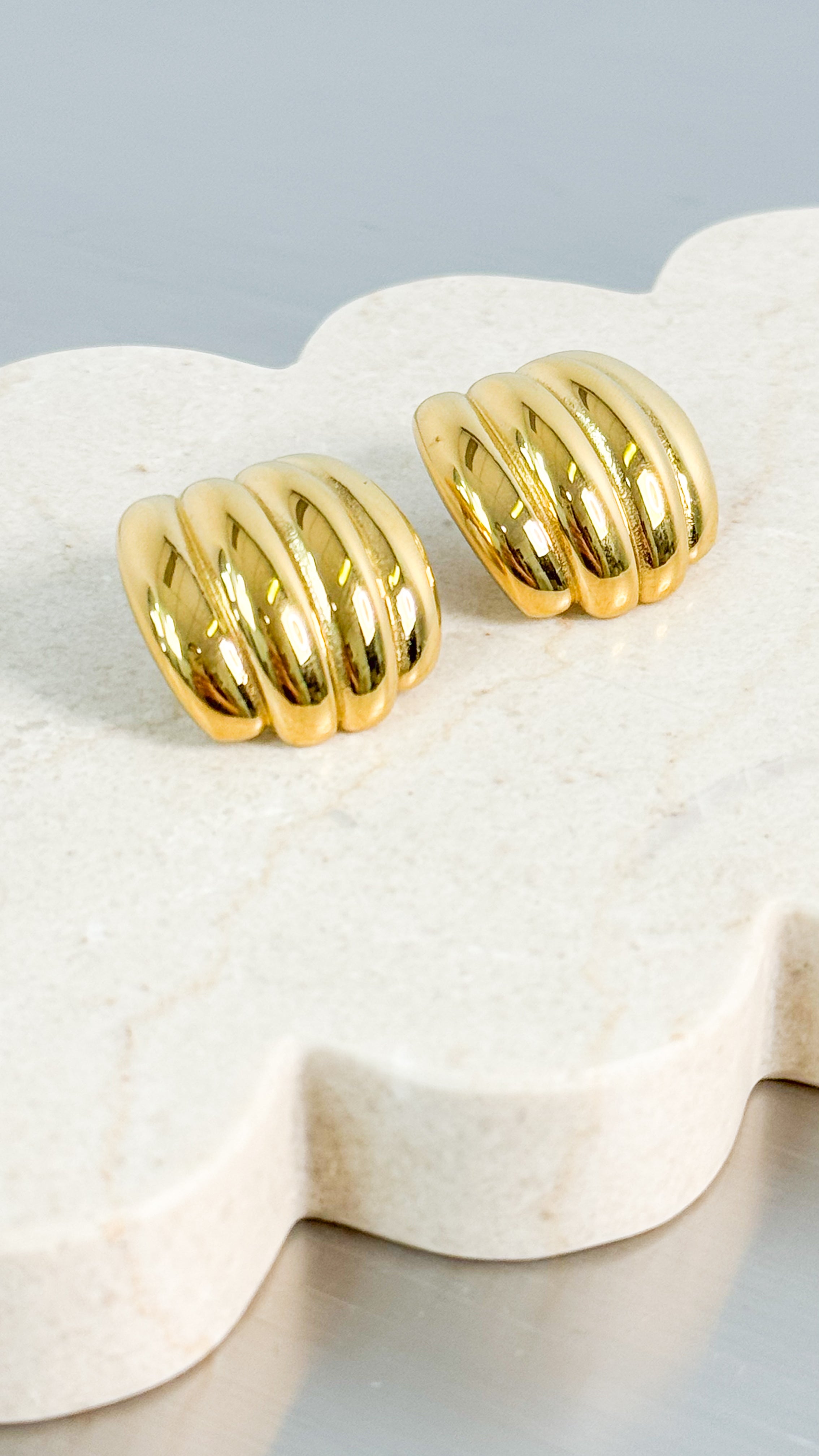 CARMEL PUFF EARRINGS - GOLD