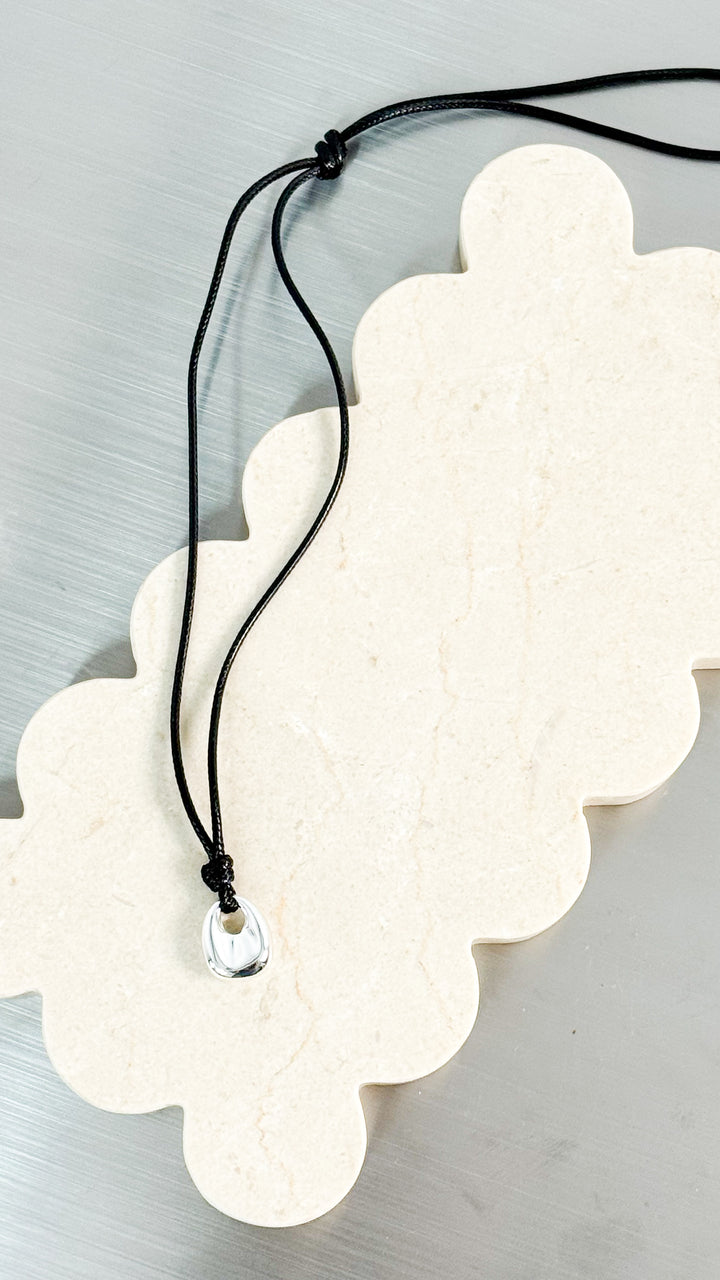 KAIA ROPE CHARM NECKLACE - SILVER