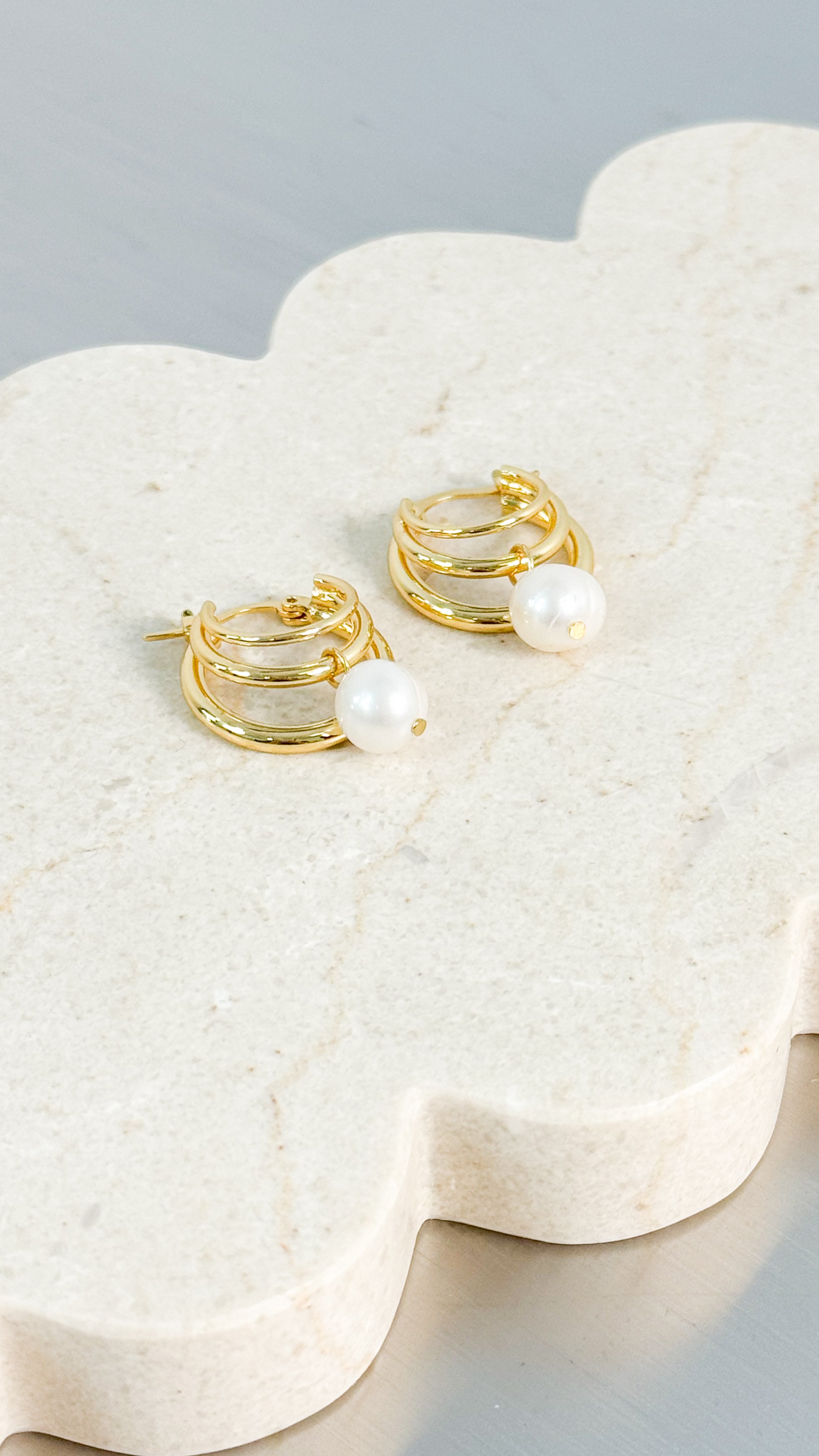 LEONA PEARL 18K GOLD PLATED EARRINGS - GOLD