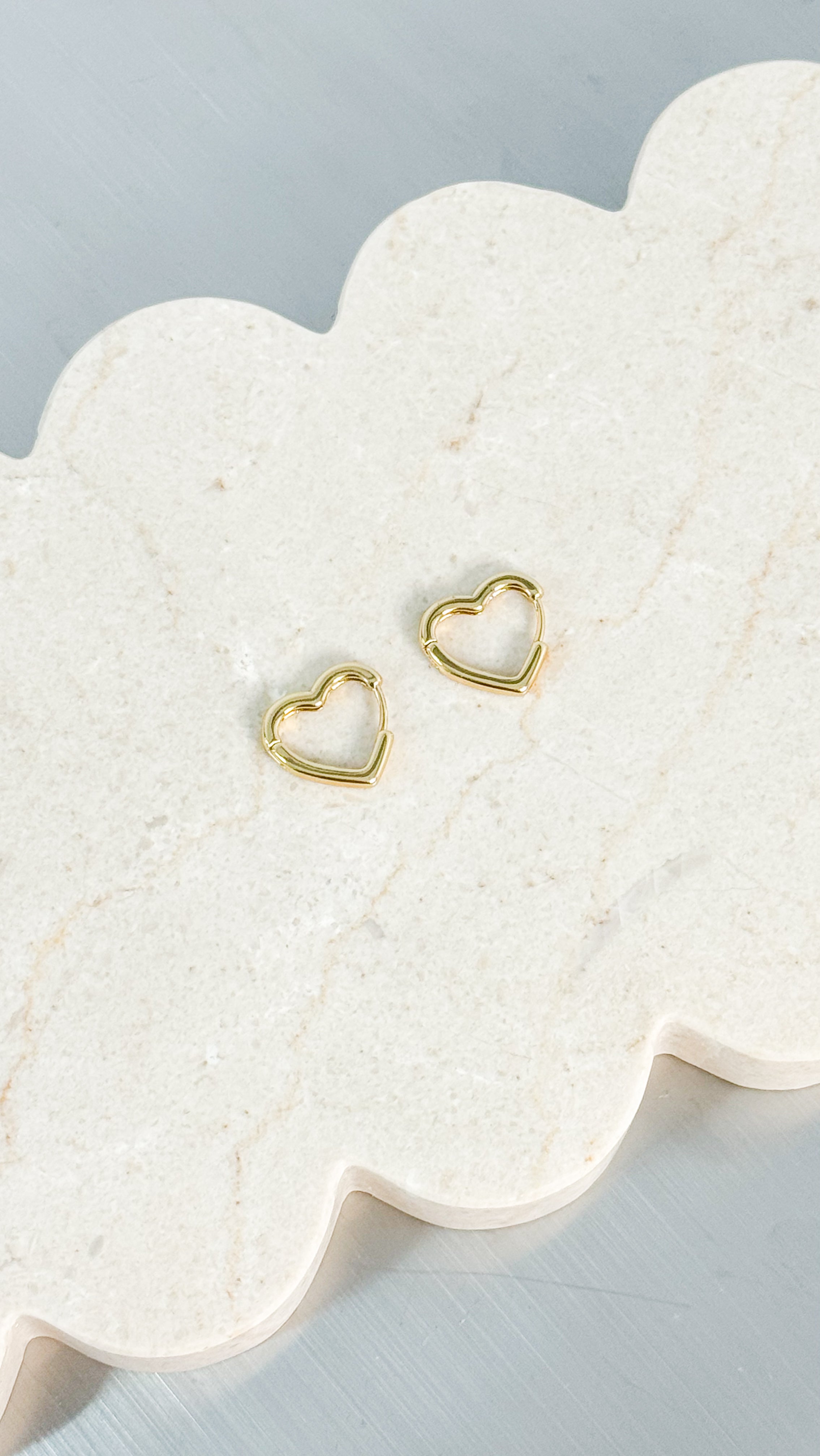 PICCOLO SMALL HEART 18K GOLD PLATED EARRINGS - GOLD
