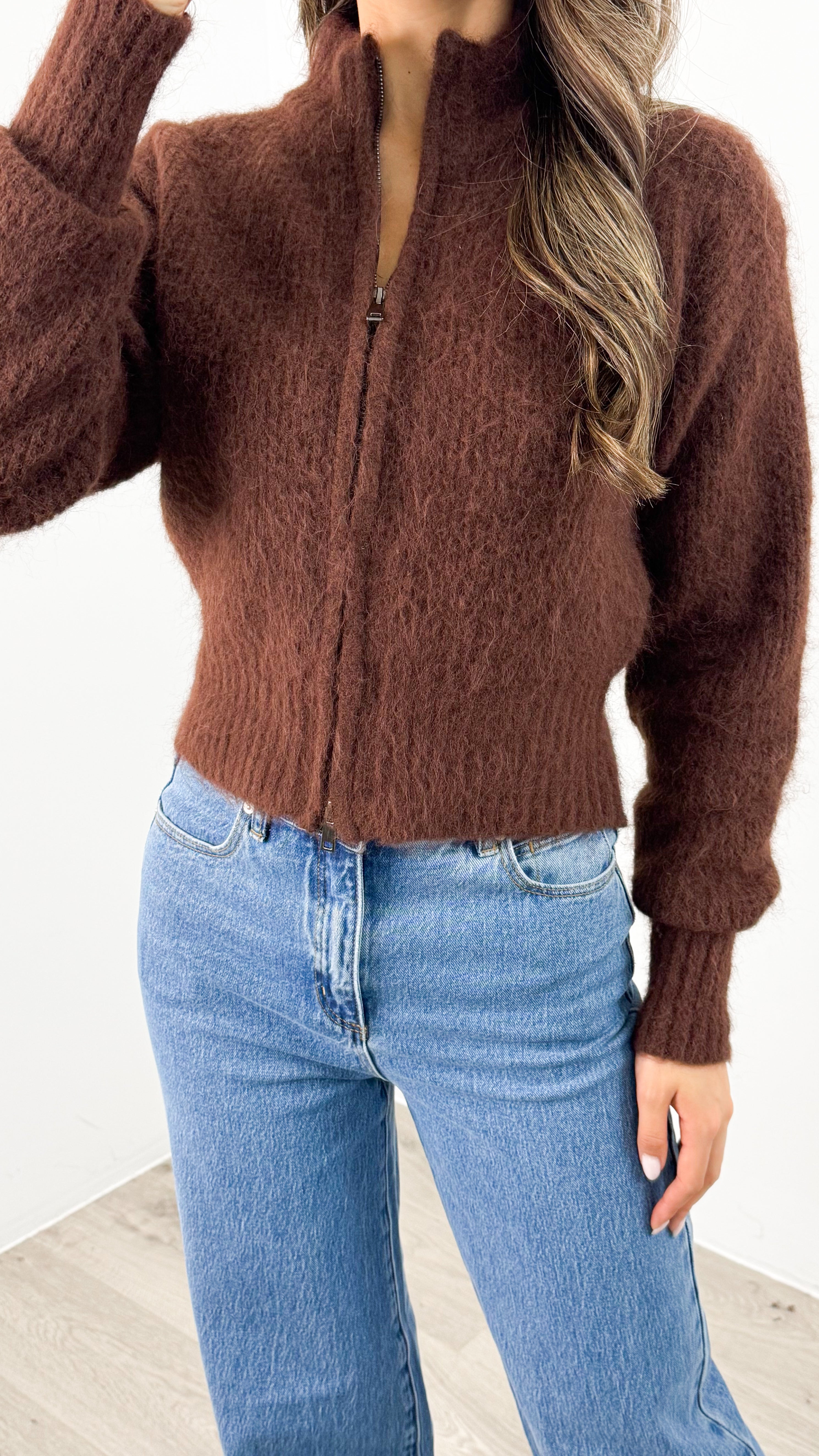 NOAH ZIP KNIT - CHOCOLATE