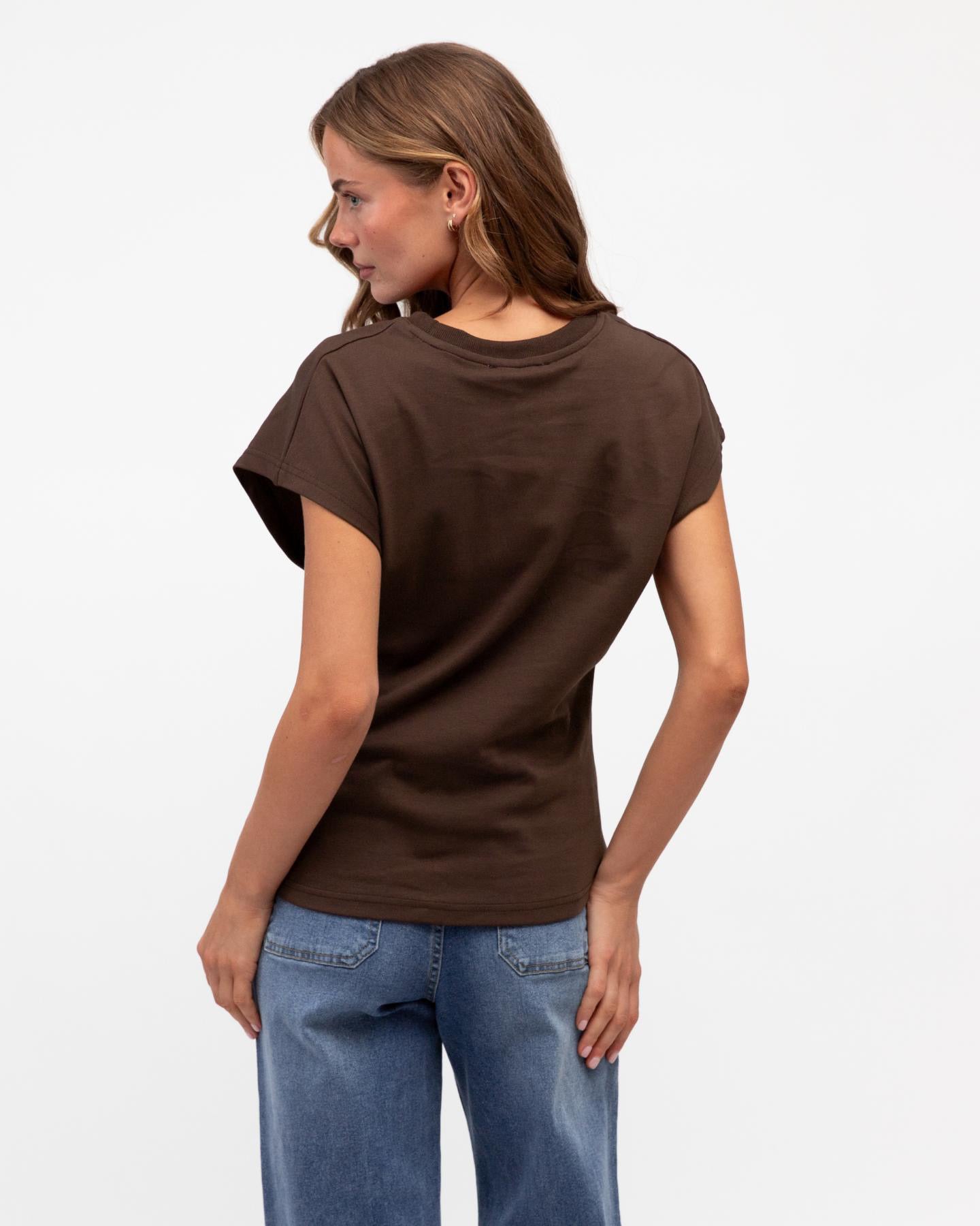 ELISHA TEE - DARK CHOCOLATE