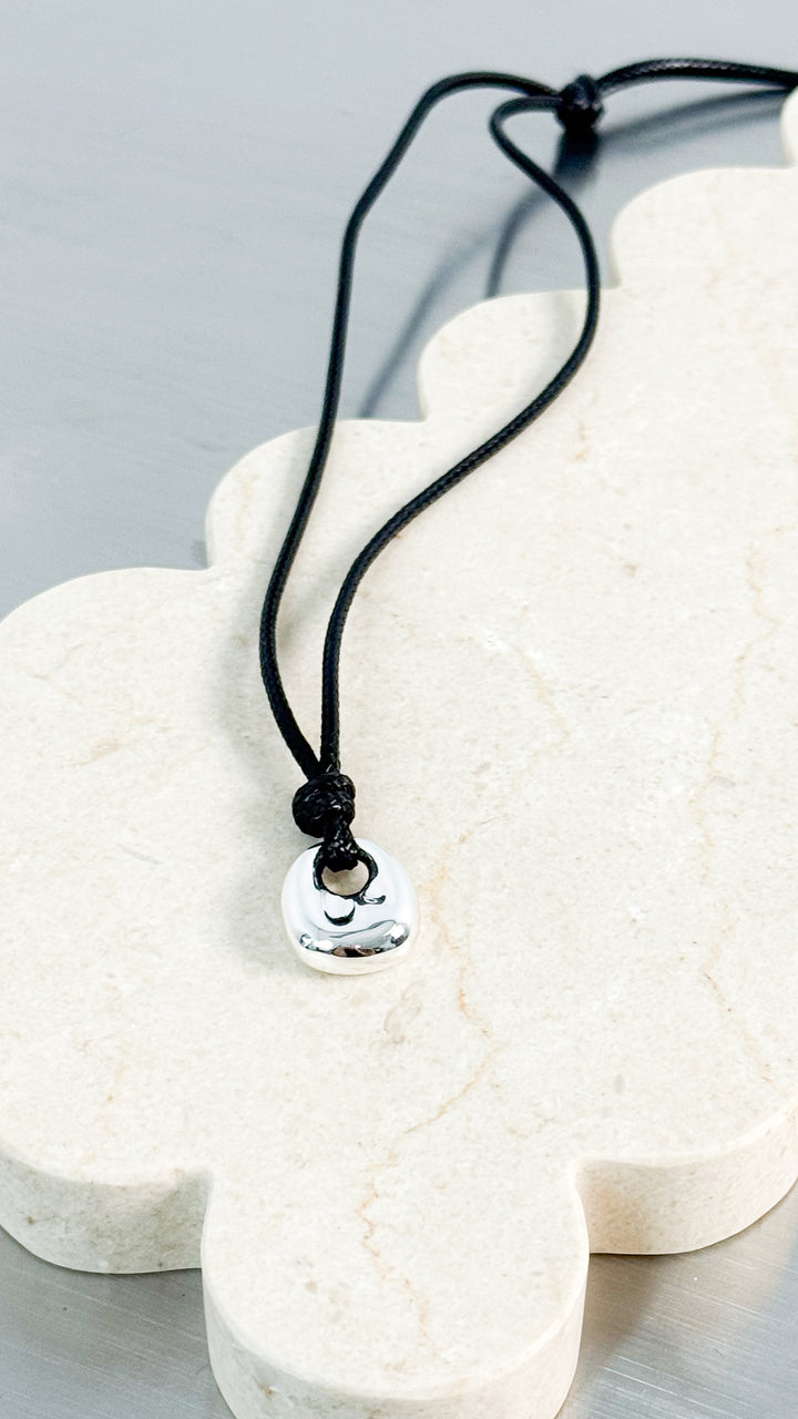 KAIA ROPE CHARM NECKLACE - SILVER