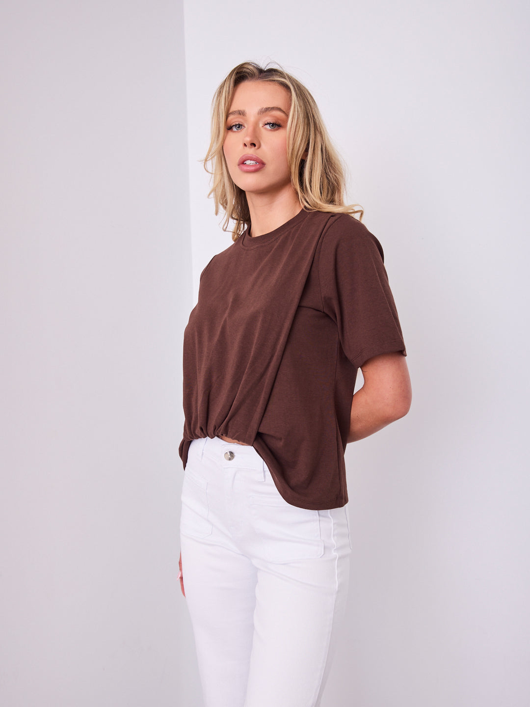 AMBER TUCK TEE - CHOCOLATE