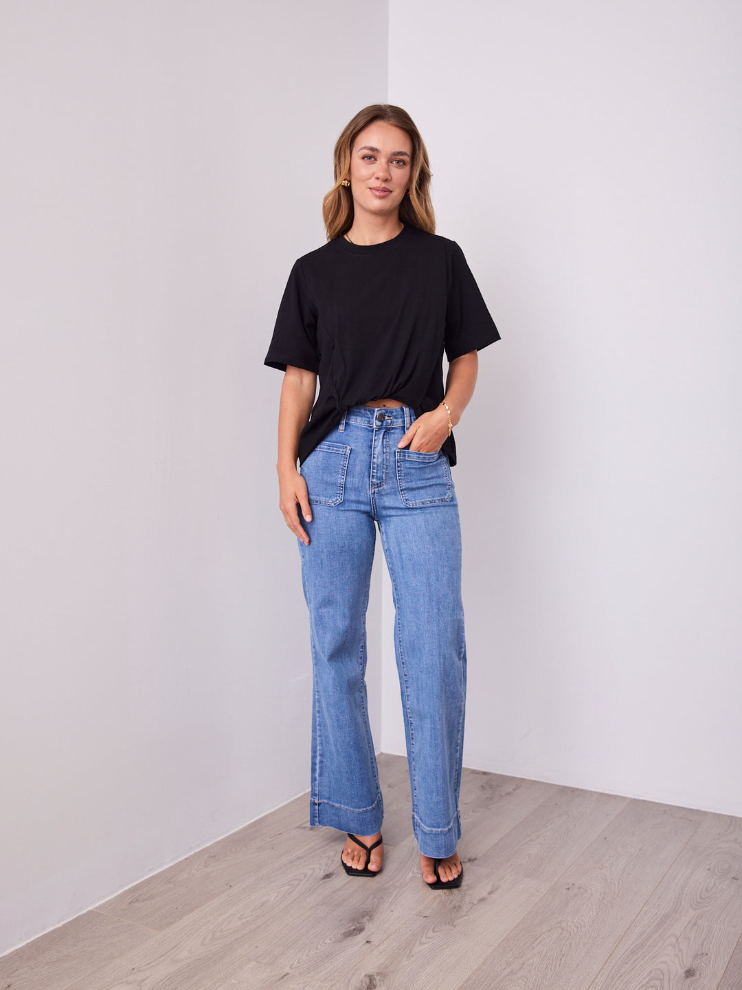 AMBER TUCK TEE - BLACK