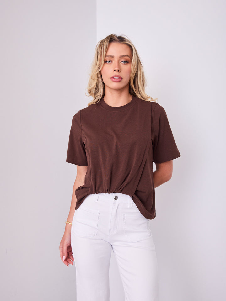 AMBER TUCK TEE - CHOCOLATE
