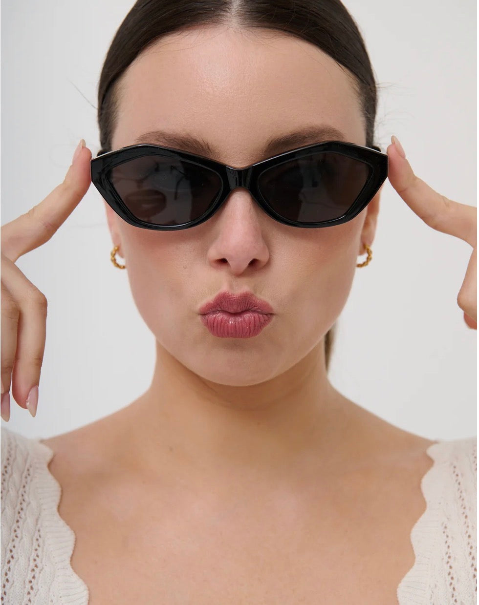 MEEKA SUNGLASSES - BLACK