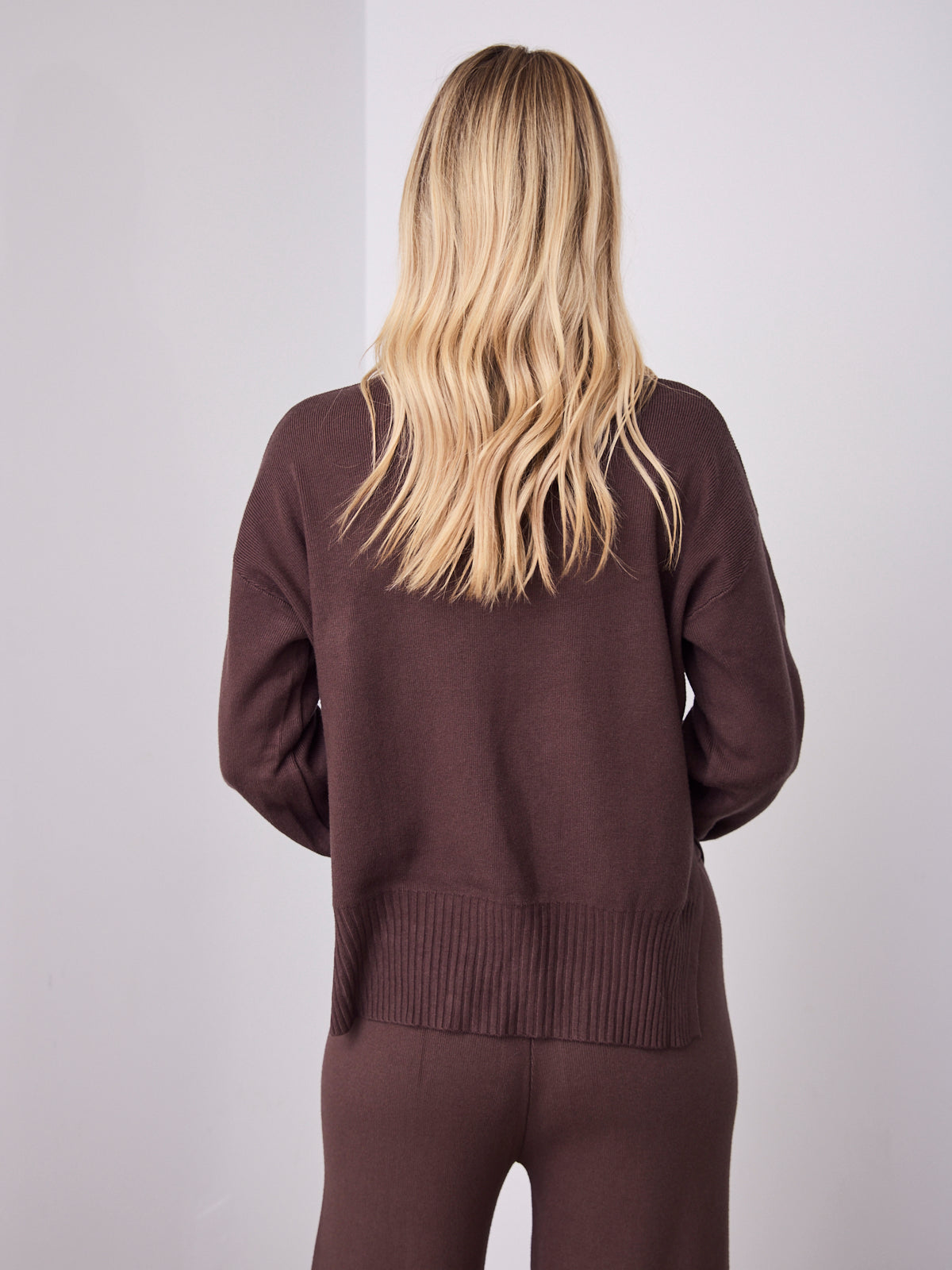DELTA KNIT TOP - ESPRESSO