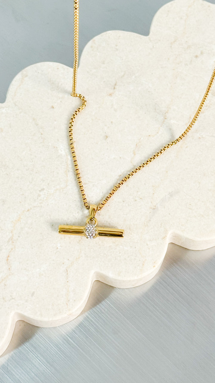 VIVIENNE T-BAR 18K GOLD PLATED NECKLACE - GOLD