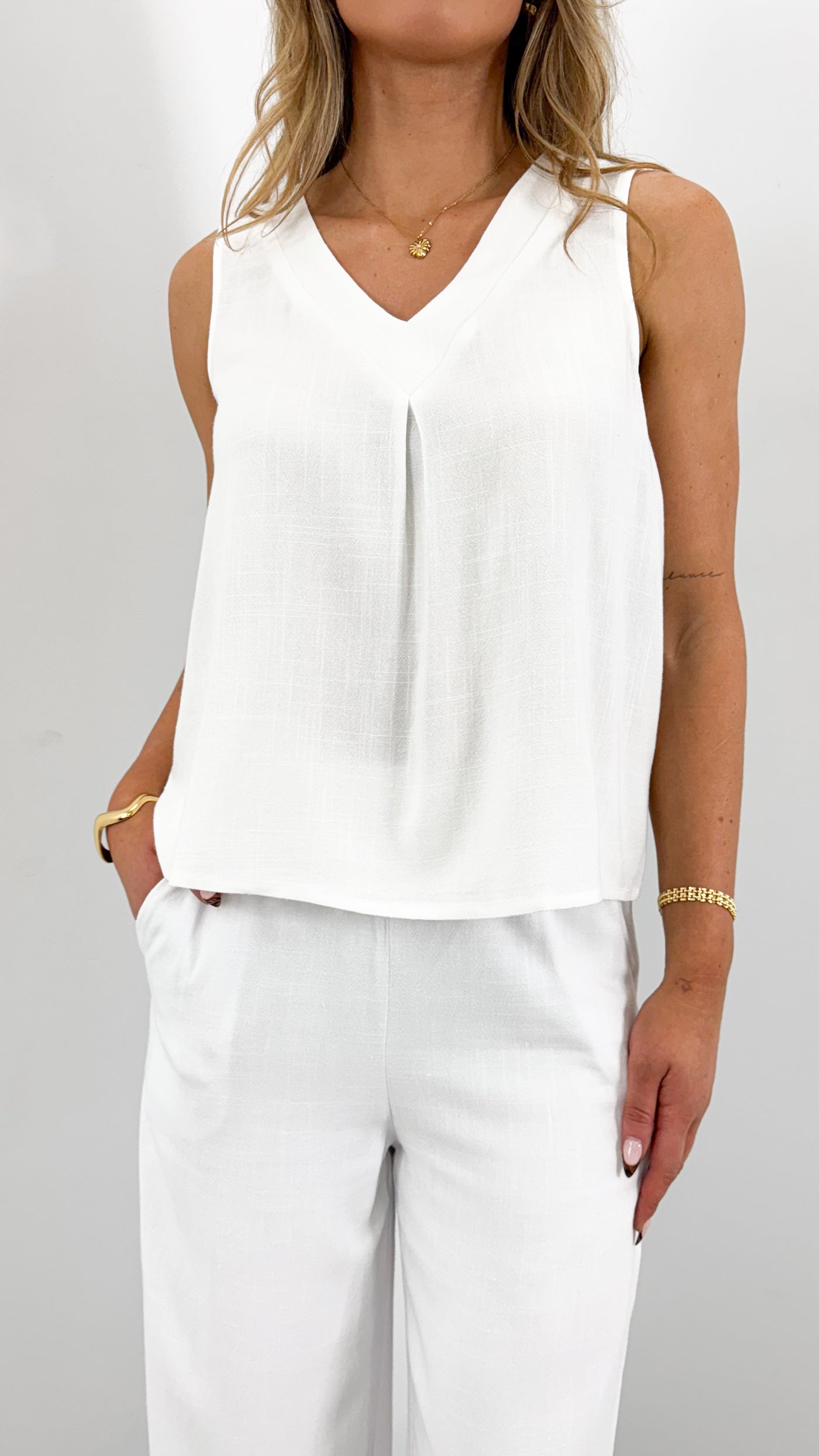 CARMEL V NECK TOP - WHITE