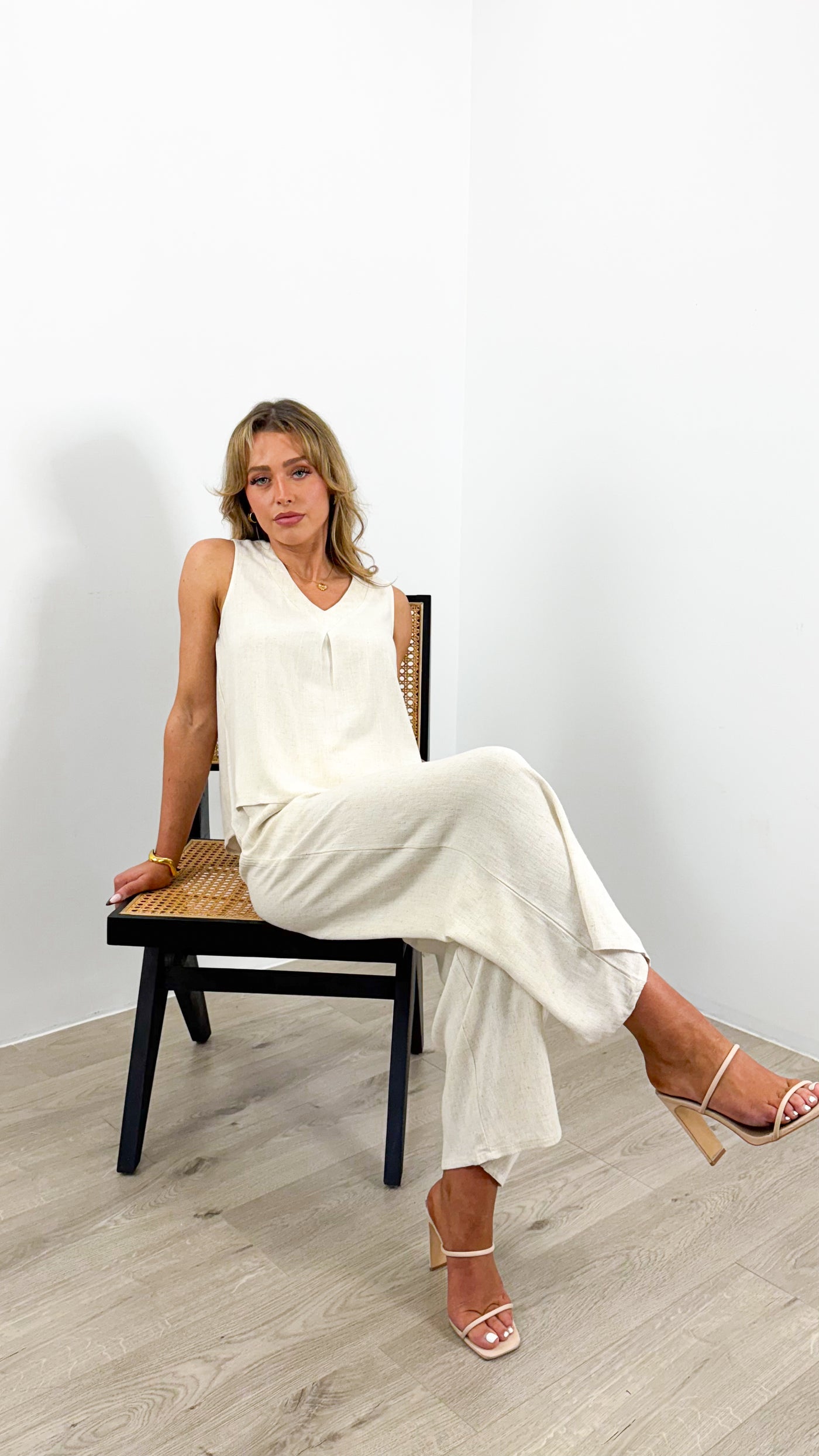 CARMEL V NECK TOP - BEIGE