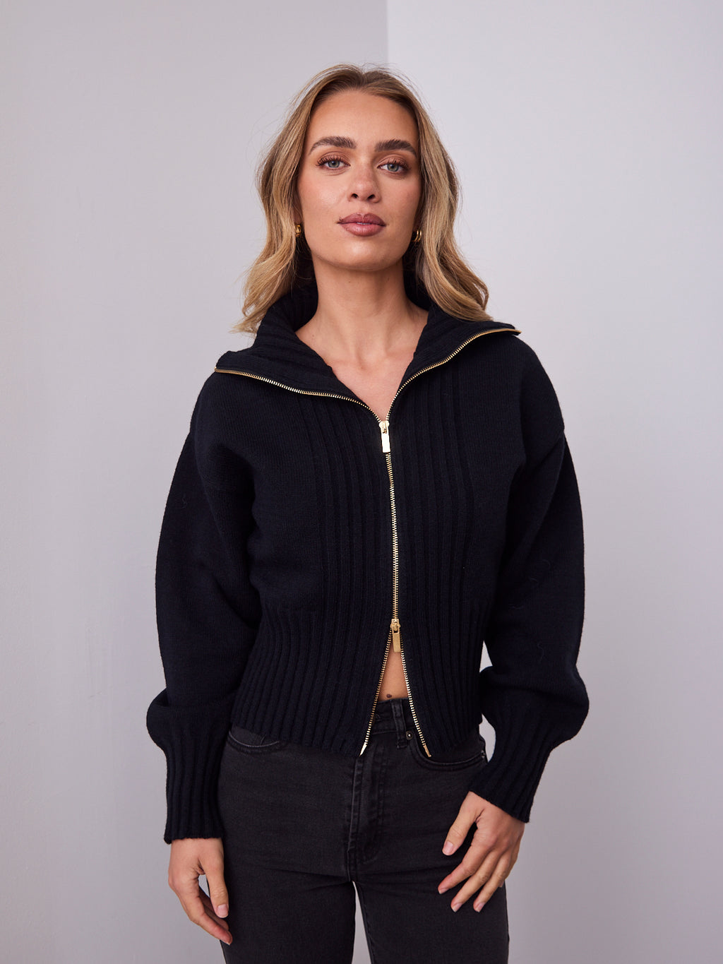NERO TWO WAY ZIP KNIT - BLACK