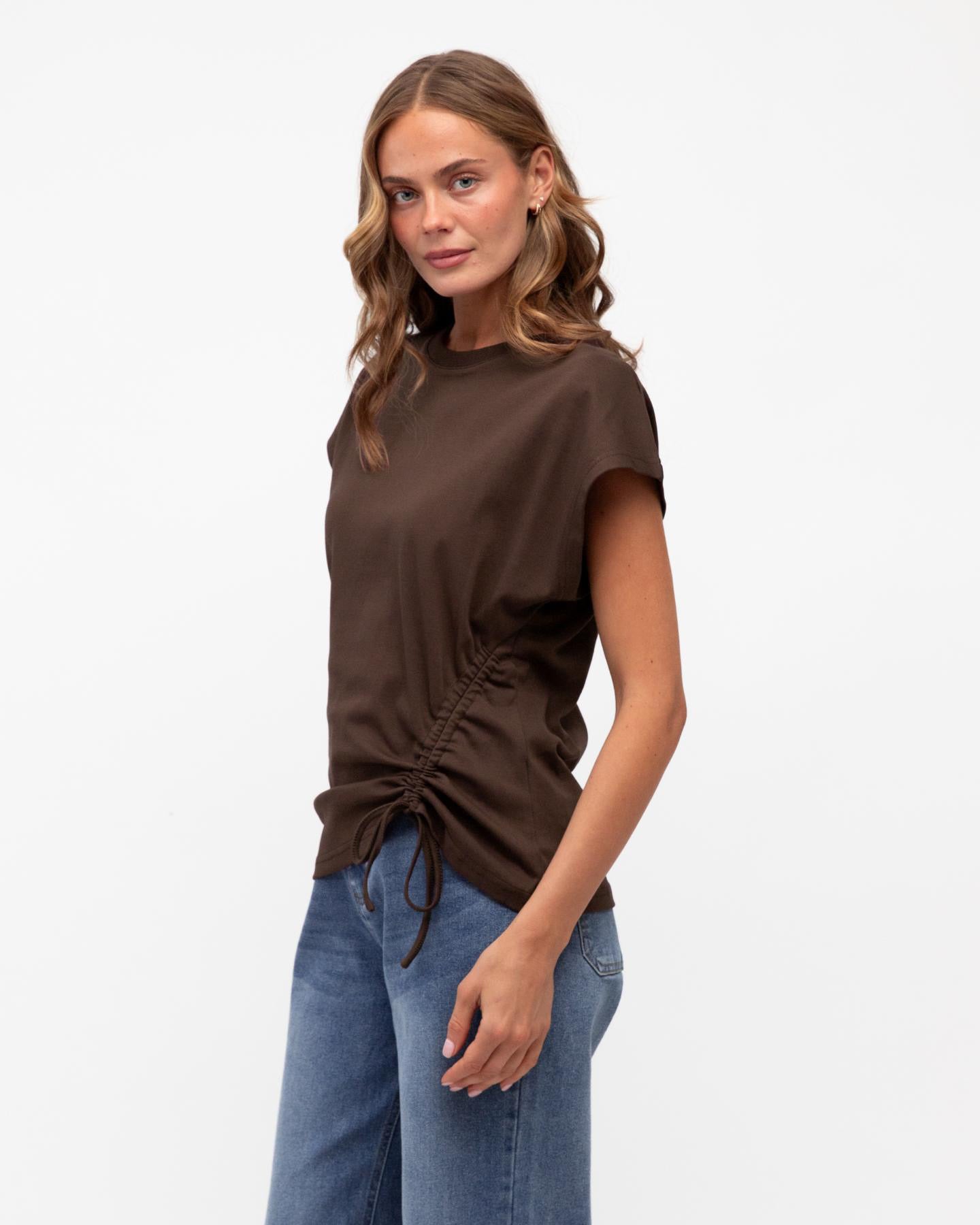 ELISHA TEE - DARK CHOCOLATE