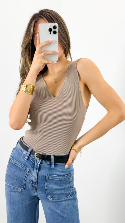 STASSI RIBBED V-NECK TANK - STONE