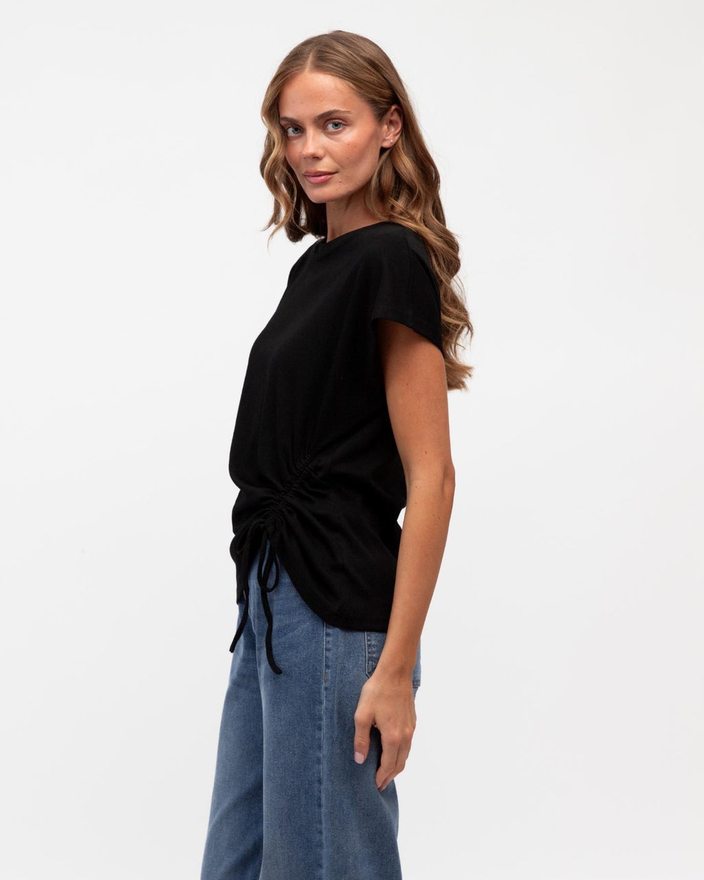 ELISHA TEE - BLACK