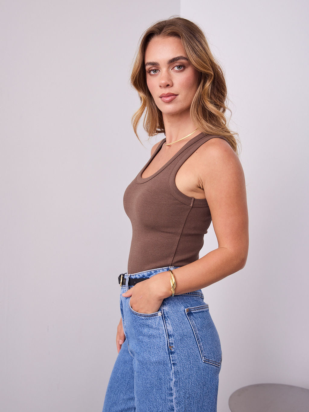 VUE TANK TOP - CHOCOLATE