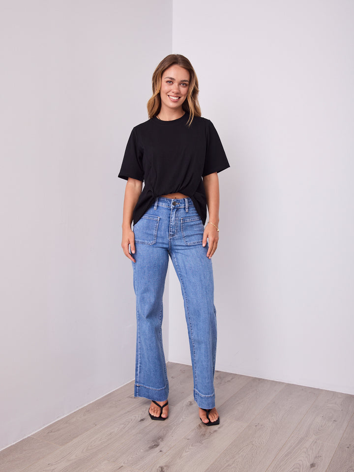 AMBER TUCK TEE - BLACK