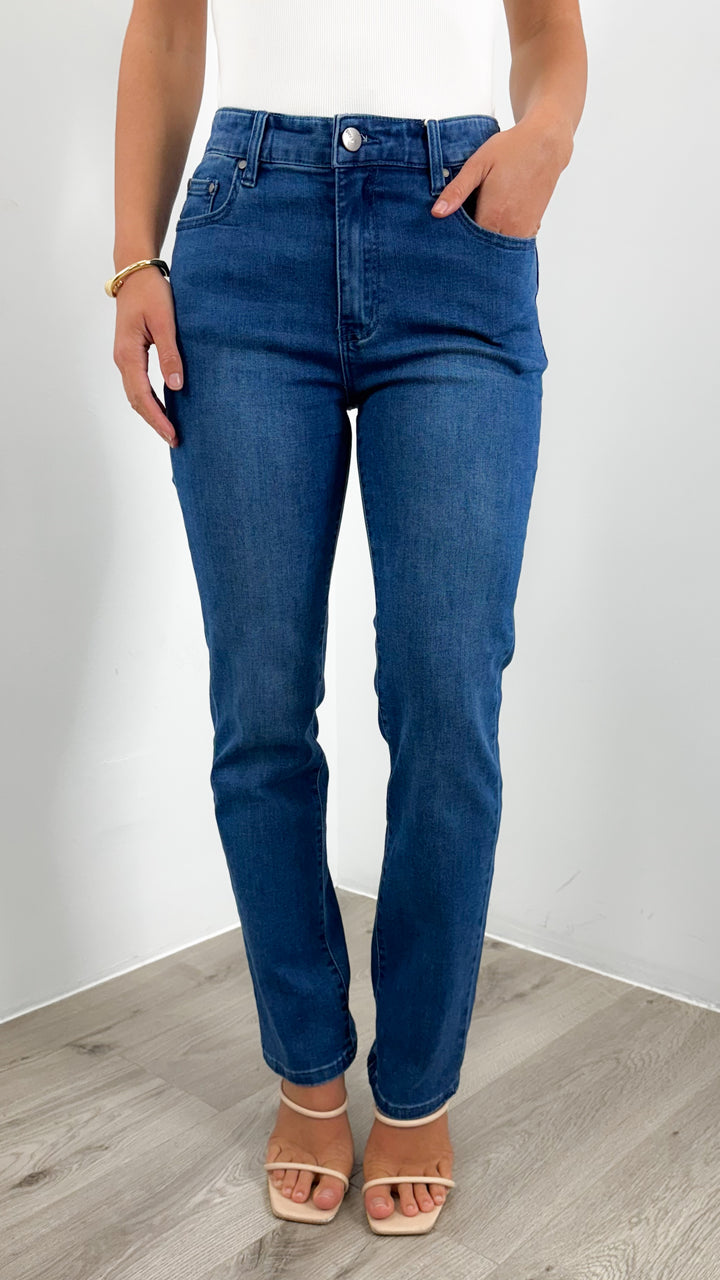 CARLTON STRETCH STRAIGHT LEG JEAN - DARK BLUE WASH