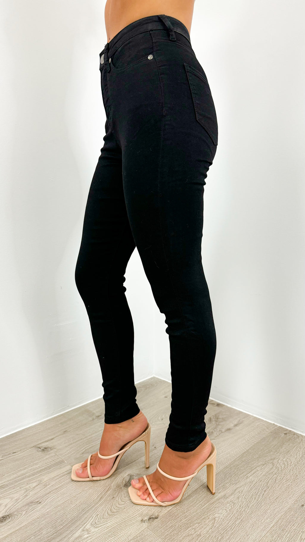 JESSIE STRETCH BASIC HIGH RISE SKINNY JEAN - BLACK