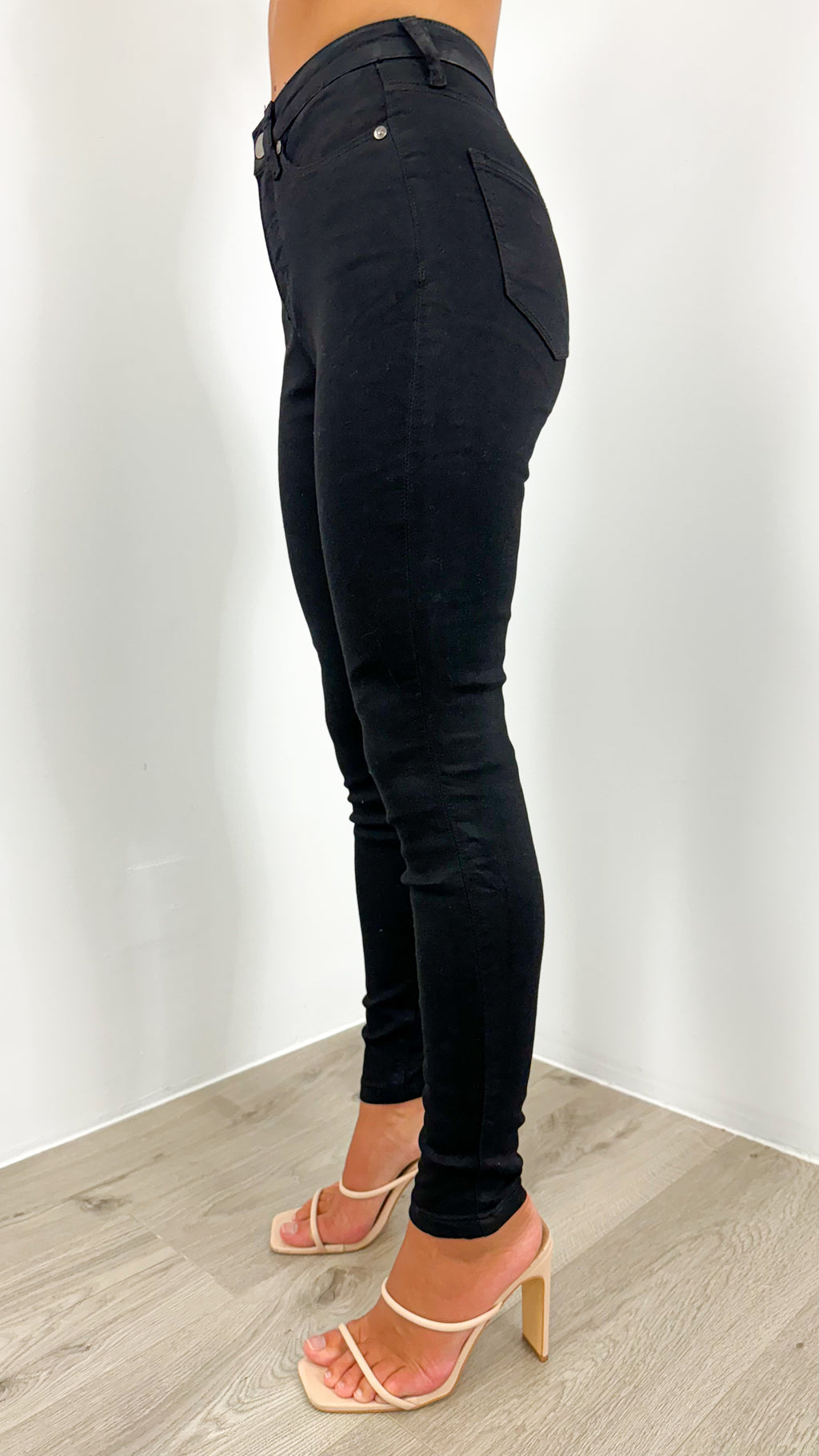 JESSIE STRETCH BASIC HIGH RISE SKINNY JEAN - BLACK