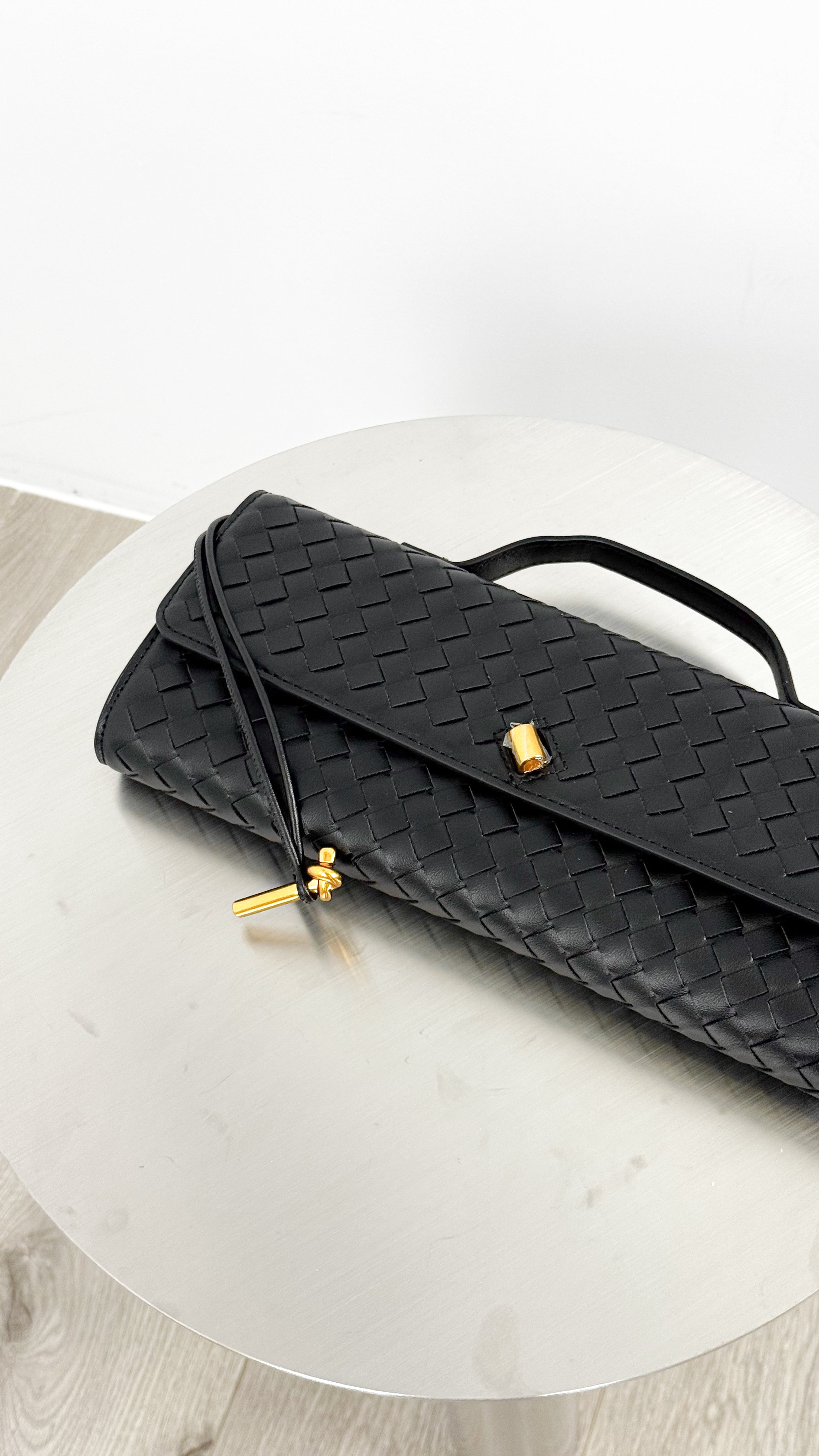PALOMA CLUTCH - BLACK