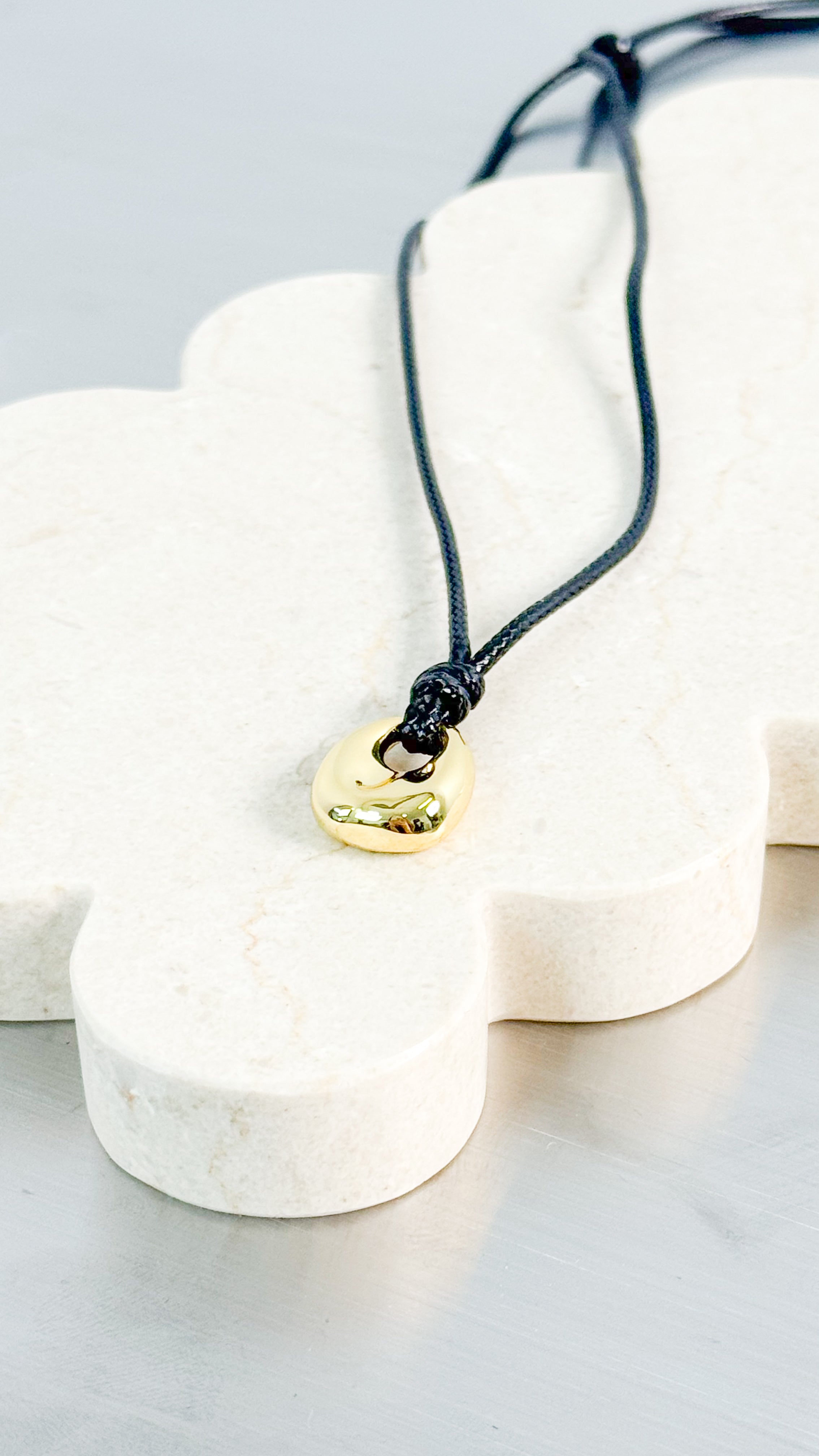 KAIA ROPE CHARM NECKLACE - GOLD