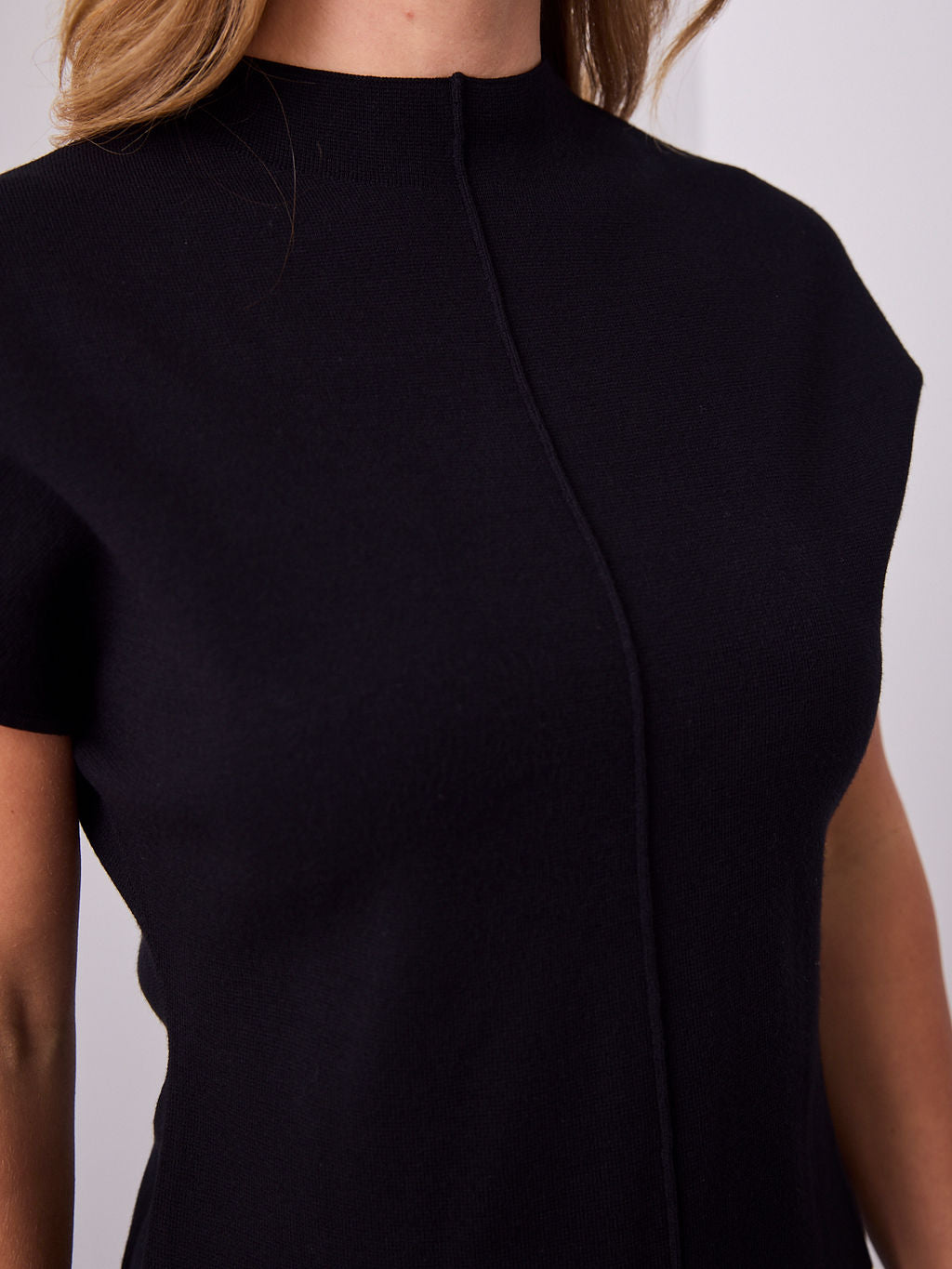 ROWE KNIT TOP - BLACK