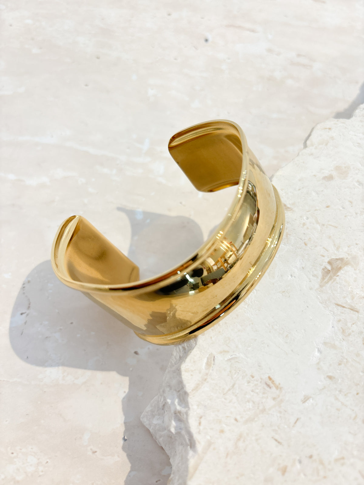 METAL CUFF BANGLE - GOLD