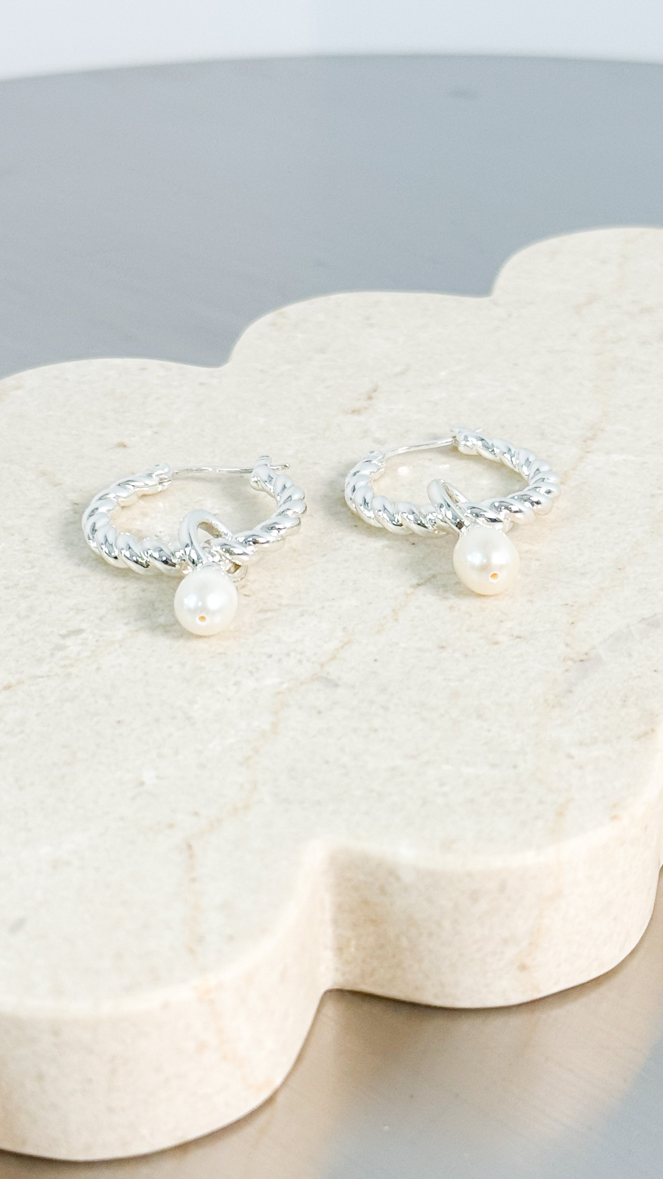 TWIST PEARL SILVER PLATED DROP EARRINGS - SILVER