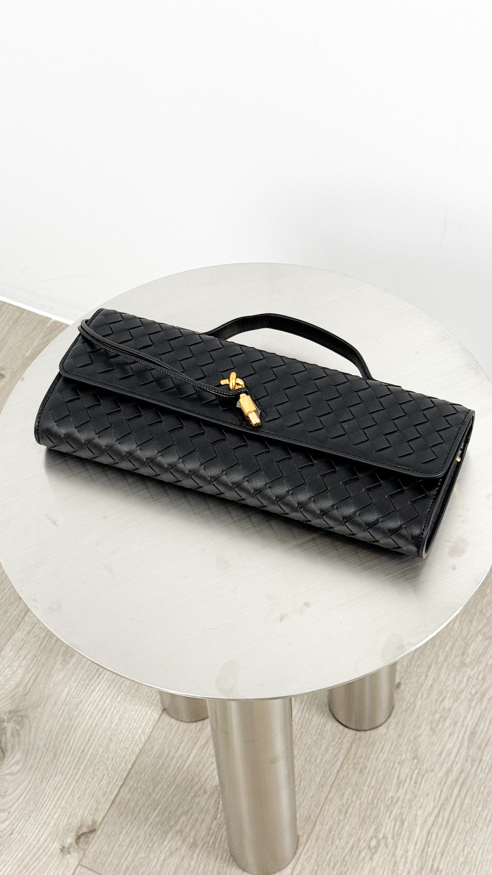 PALOMA CLUTCH - BLACK