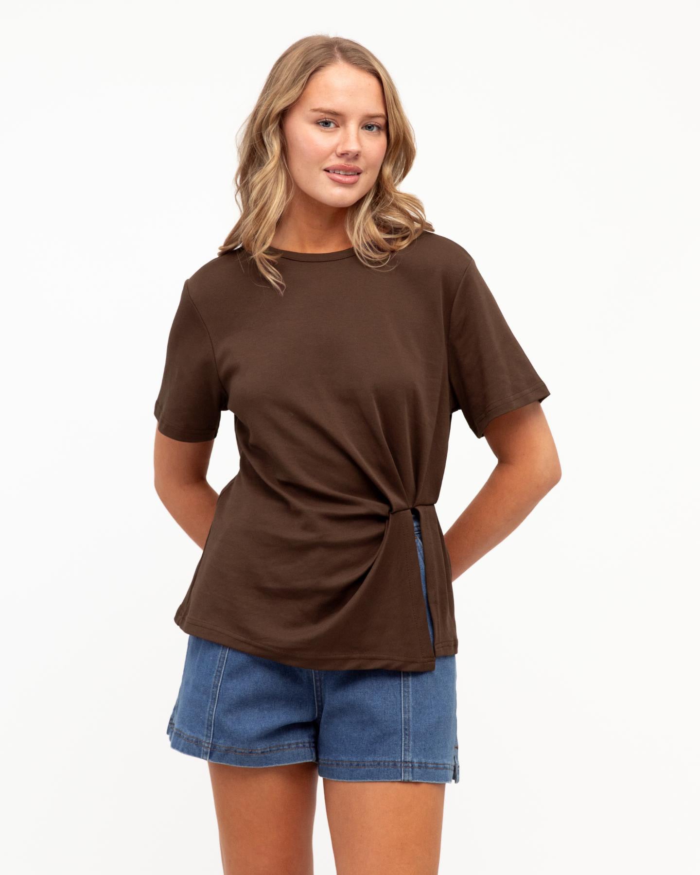 ELKIE TEE - CHOCOLATE