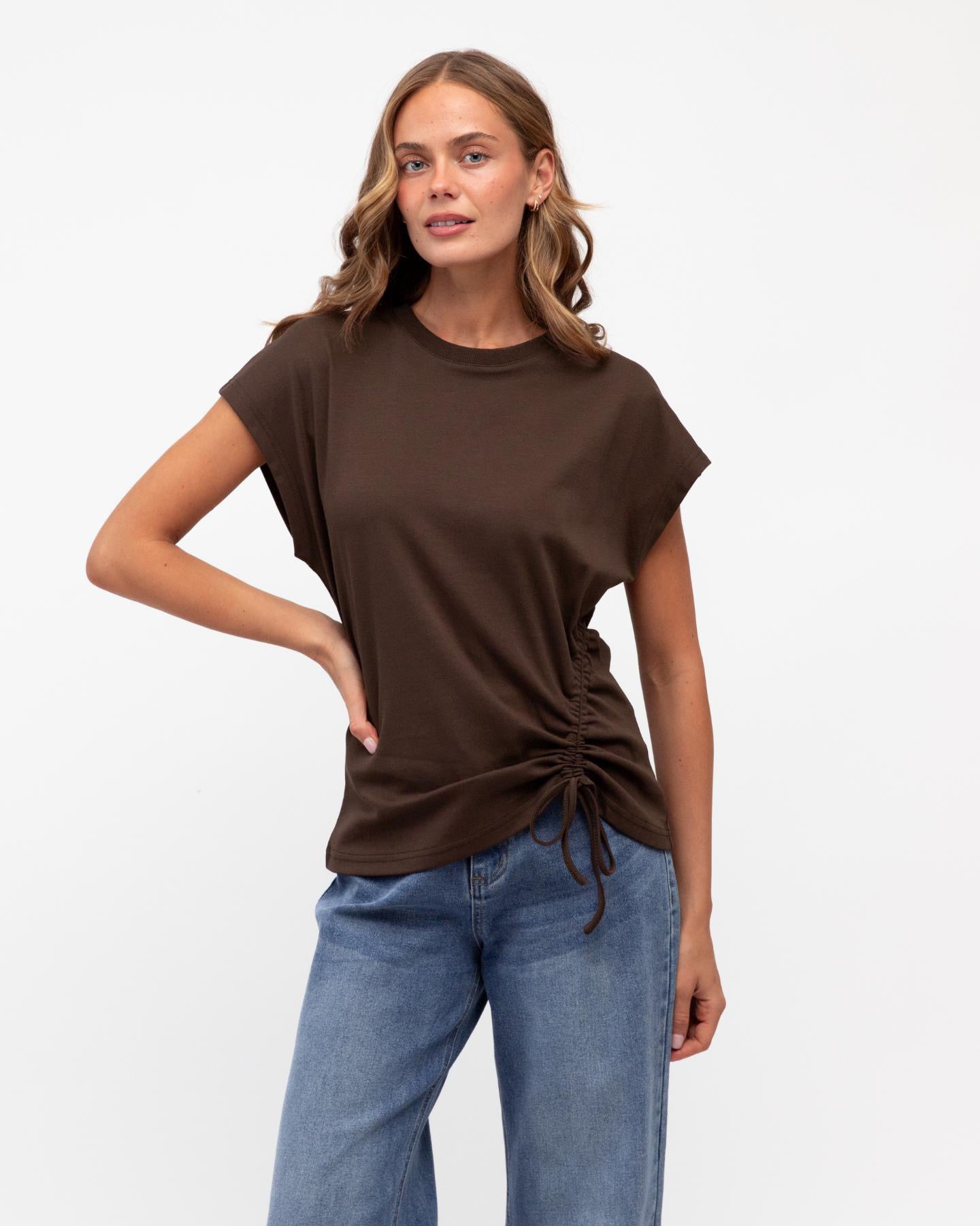 ELISHA TEE - DARK CHOCOLATE