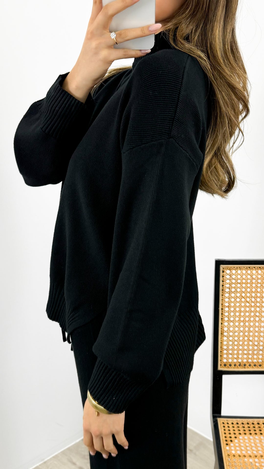 DELTA KNIT TOP - BLACK