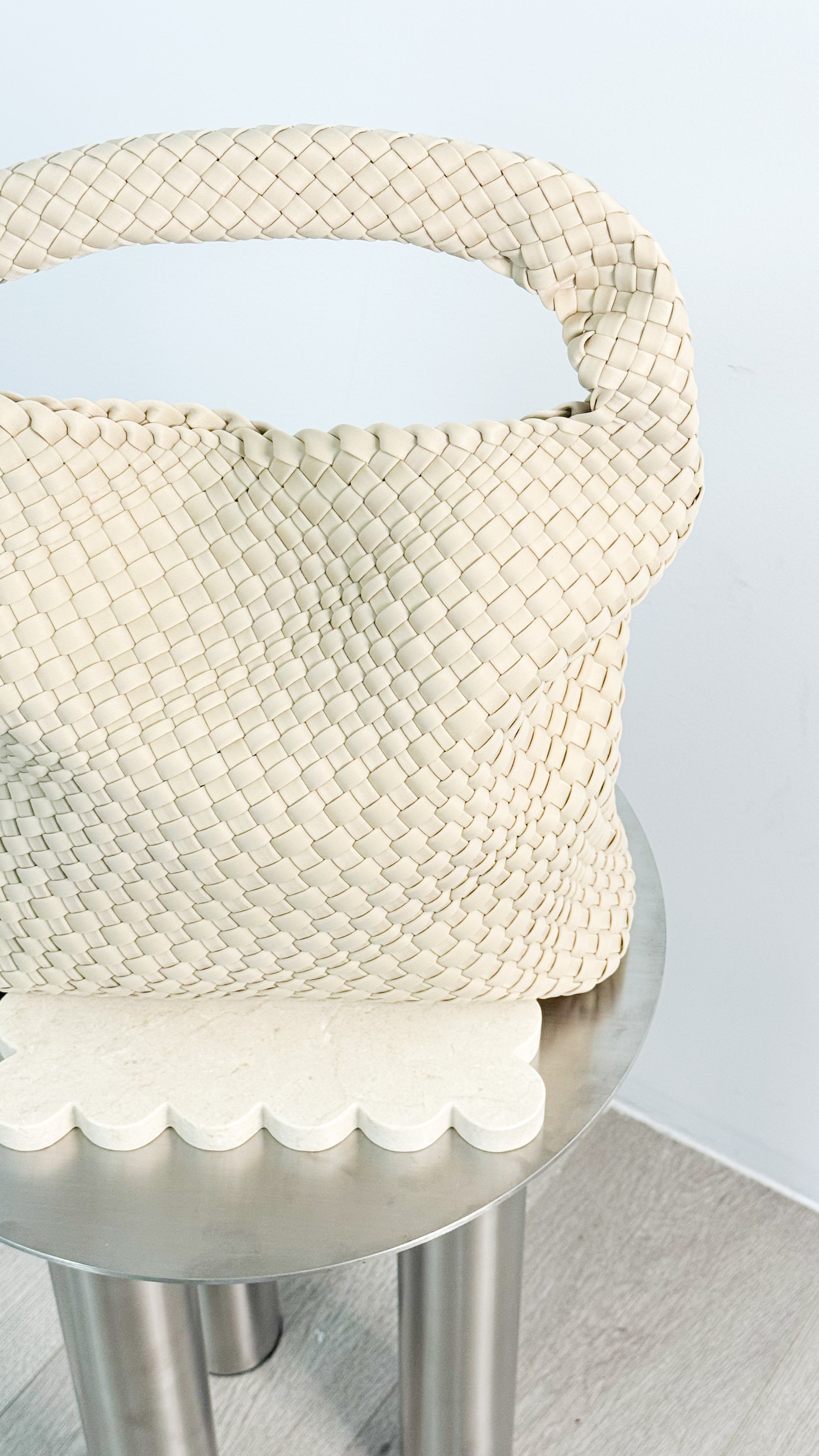 LAYLA WOVEN TOTE BAG - BEIGE