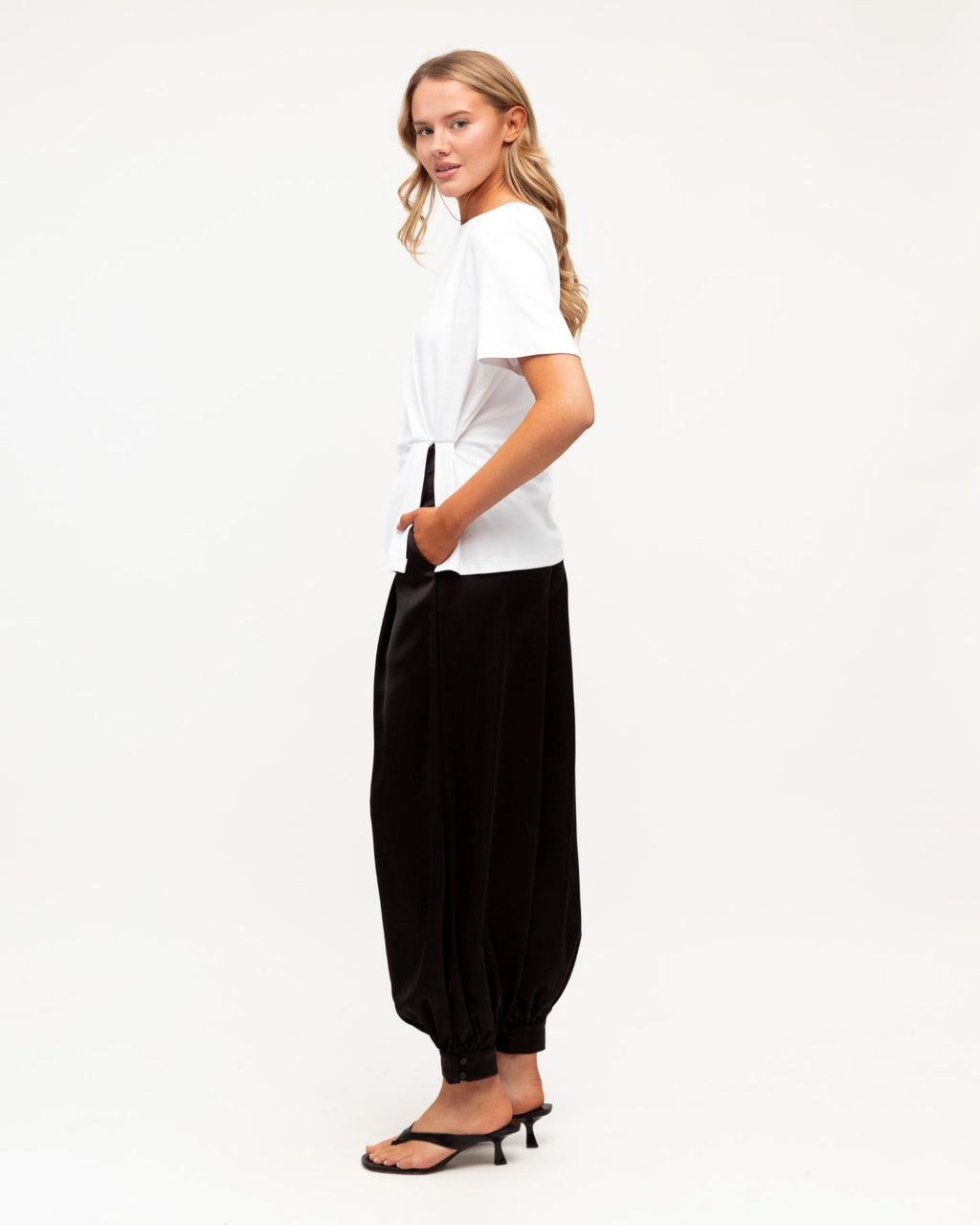 ELKIE TEE - WHITE