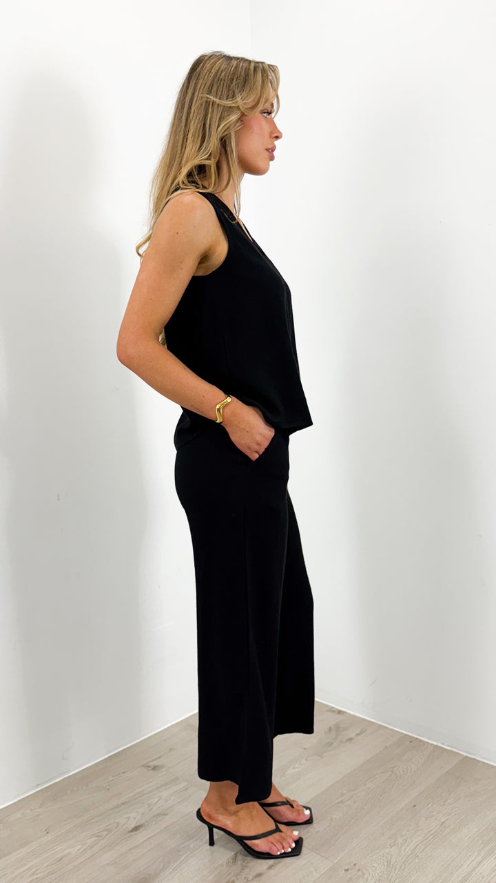 CARMEL V NECK TOP - BLACK