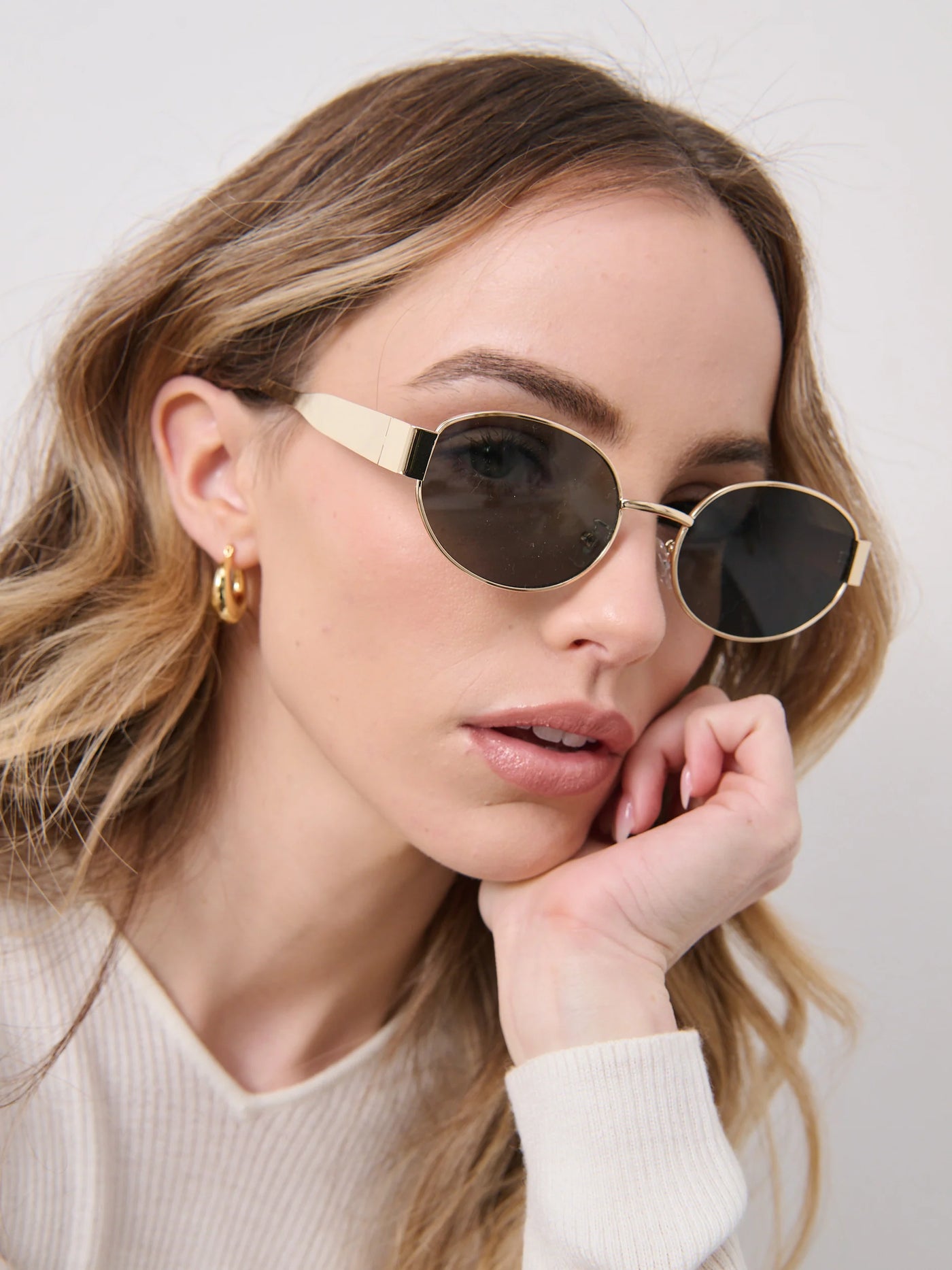 HELENA OVAL SUNNIES - GOLD/BLACK