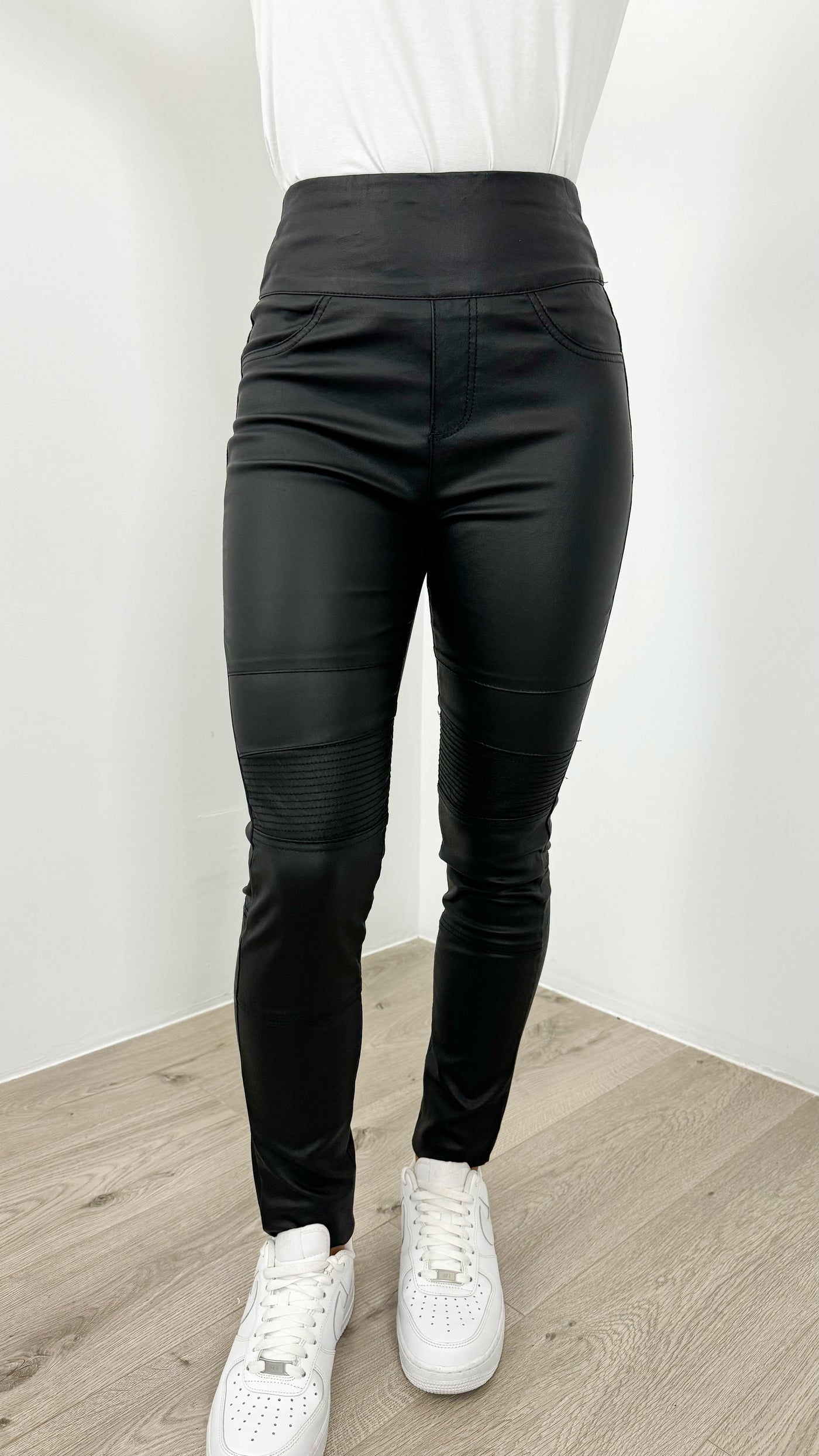 MAX WET LOOK PULL ON JEGGINGS - BLACK