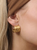 VERA TEXTURED 18K GOLD PLATED EARRING - GOLD
