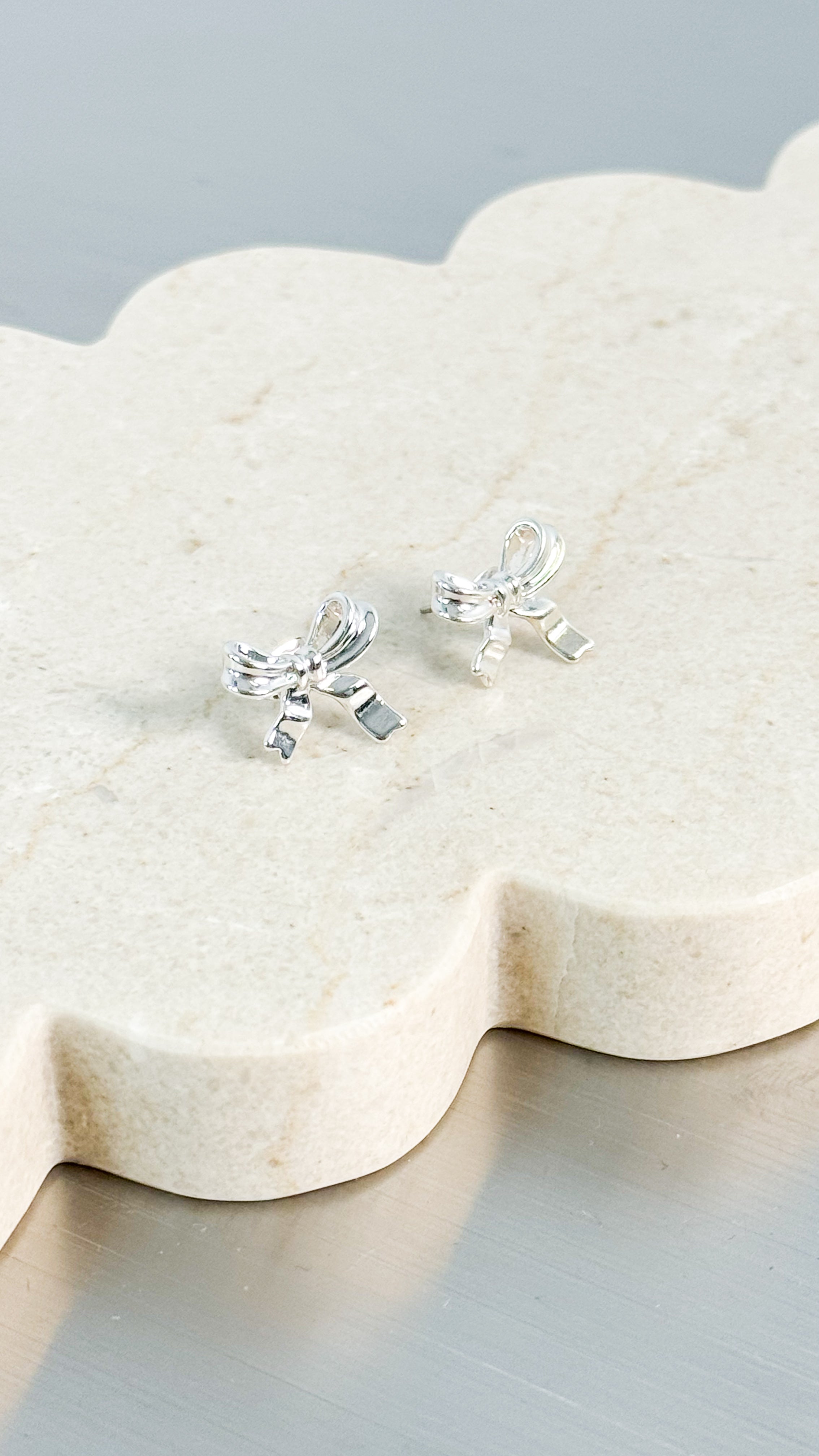 BOW STUD STERLING SILVER PLATED EARRINGS - SILVER
