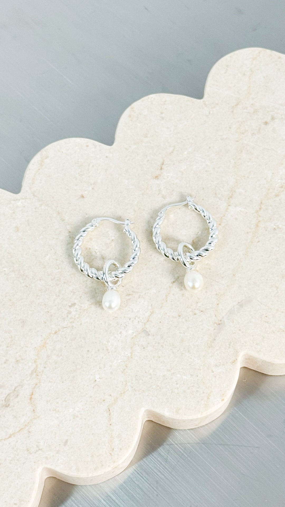 TWIST PEARL SILVER PLATED DROP EARRINGS - SILVER