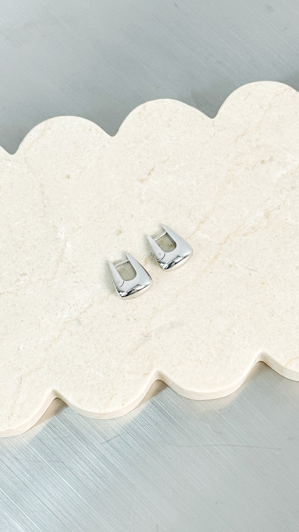 CAPRI 18K GOLD PLATED HOOP EARRINGS - SILVER
