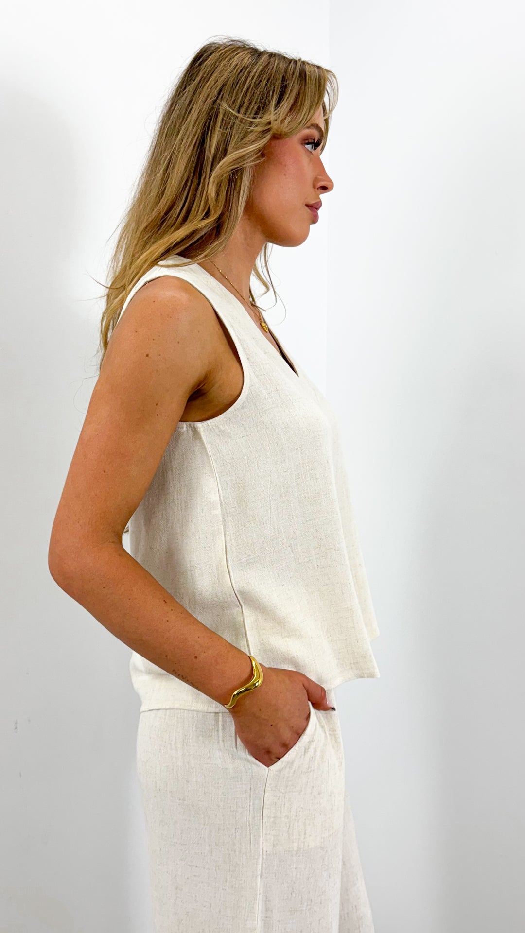 CARMEL V NECK TOP - BEIGE