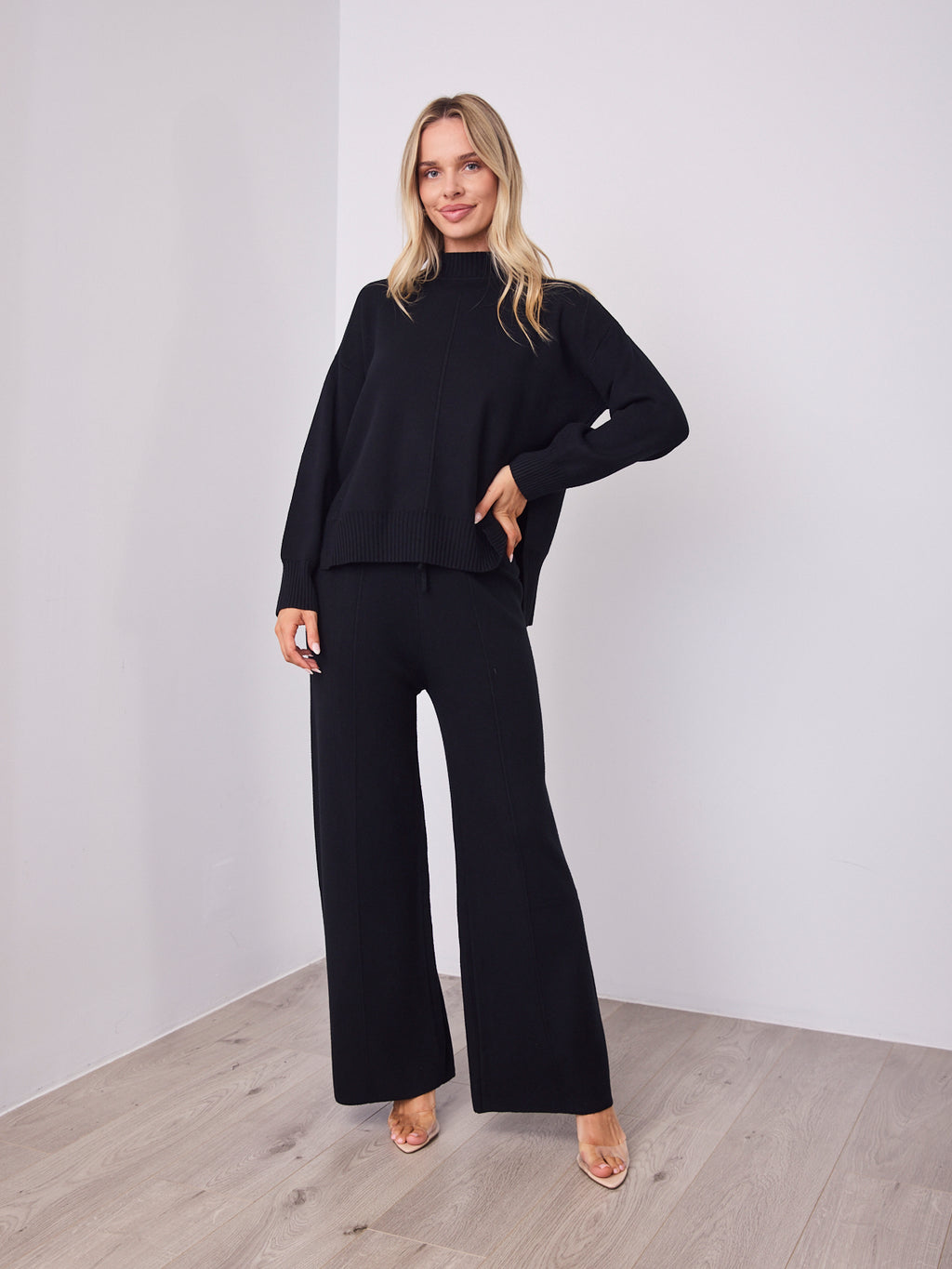 DELTA KNIT TOP - BLACK