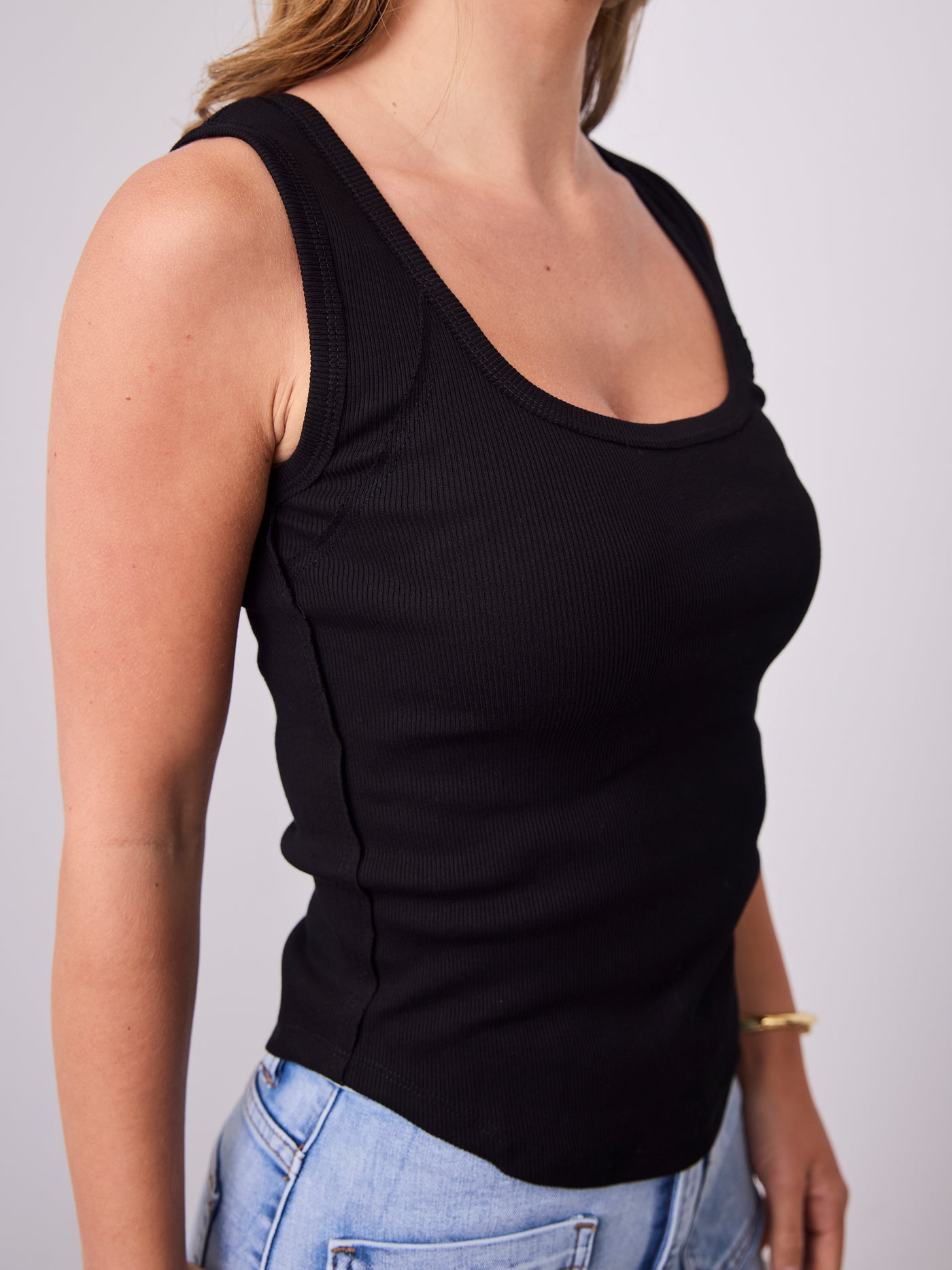 SATURDAY TANK TOP - BLACK