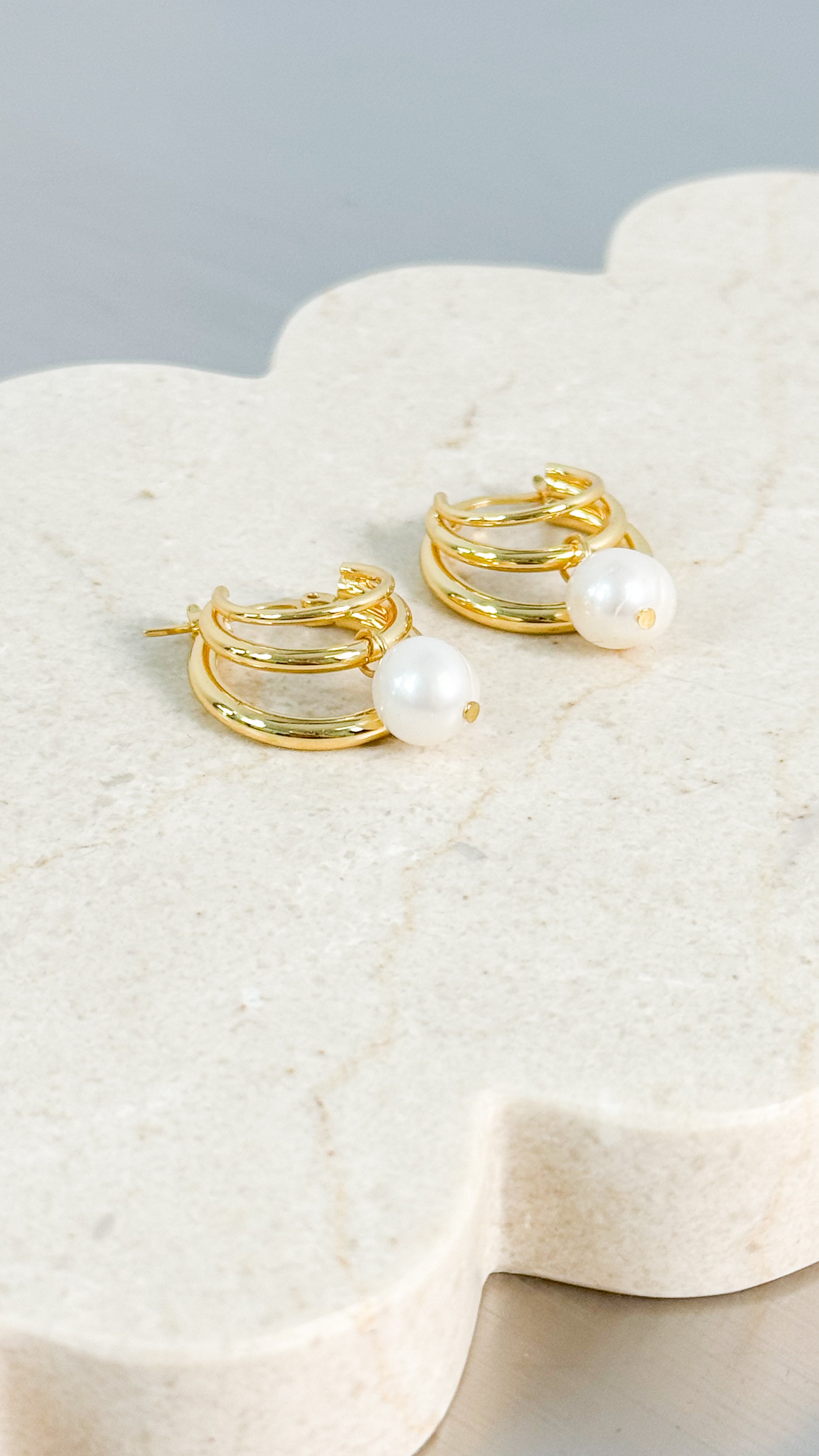 LEONA PEARL 18K GOLD PLATED EARRINGS - GOLD