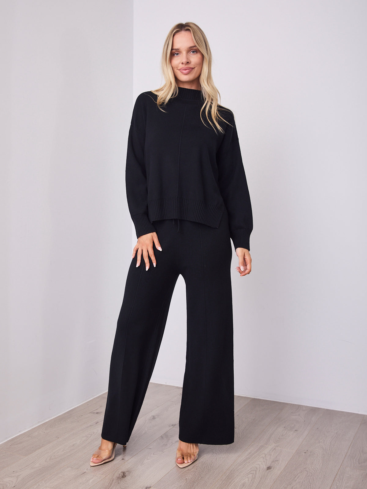 DELTA KNIT TOP - BLACK