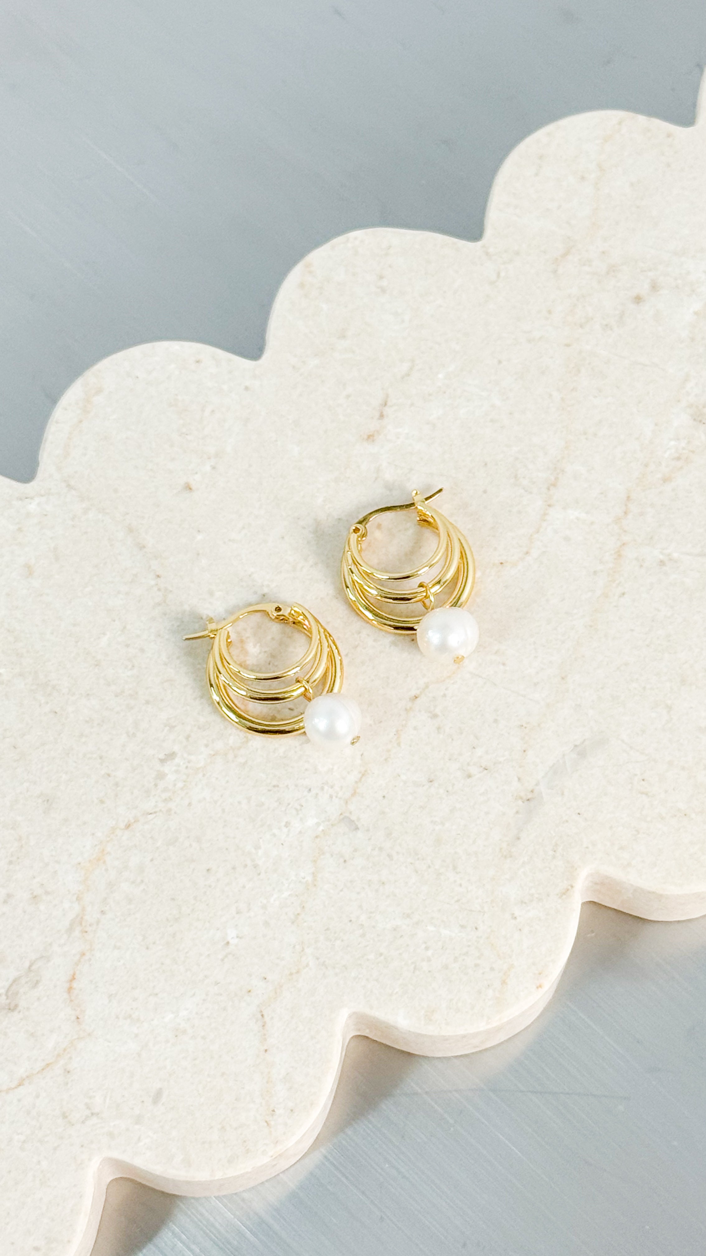 LEONA PEARL 18K GOLD PLATED EARRINGS - GOLD